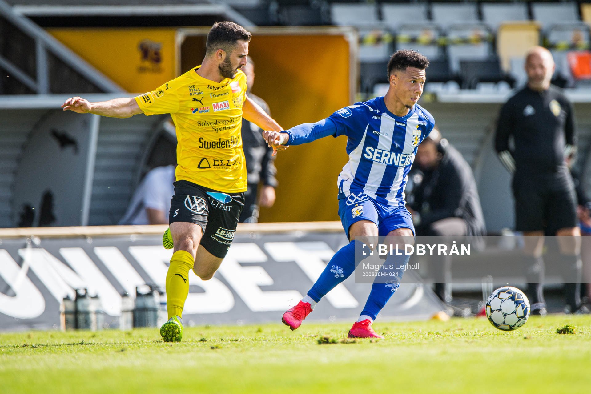 Mjällbys Kadir Hodzic  och IFK Göteborgs Tobias Sana