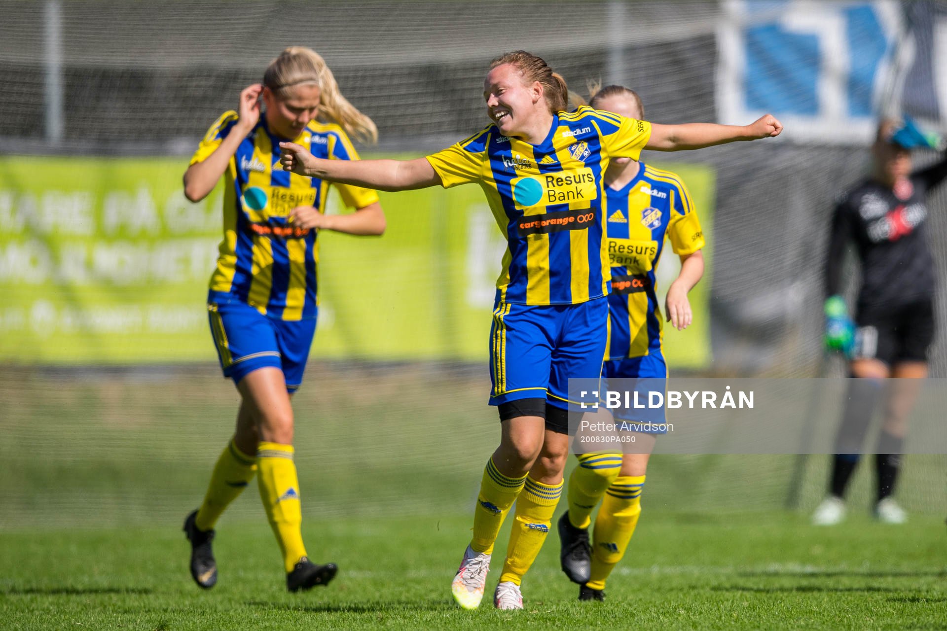 Eskilsminnes Nova Karlsson jublar efter sitt 0-1 mål under fotbollsmatchen i Division 1 södra mellan Hittarp och Eskilsminne den 30 augusti 2020 i Hittarp.