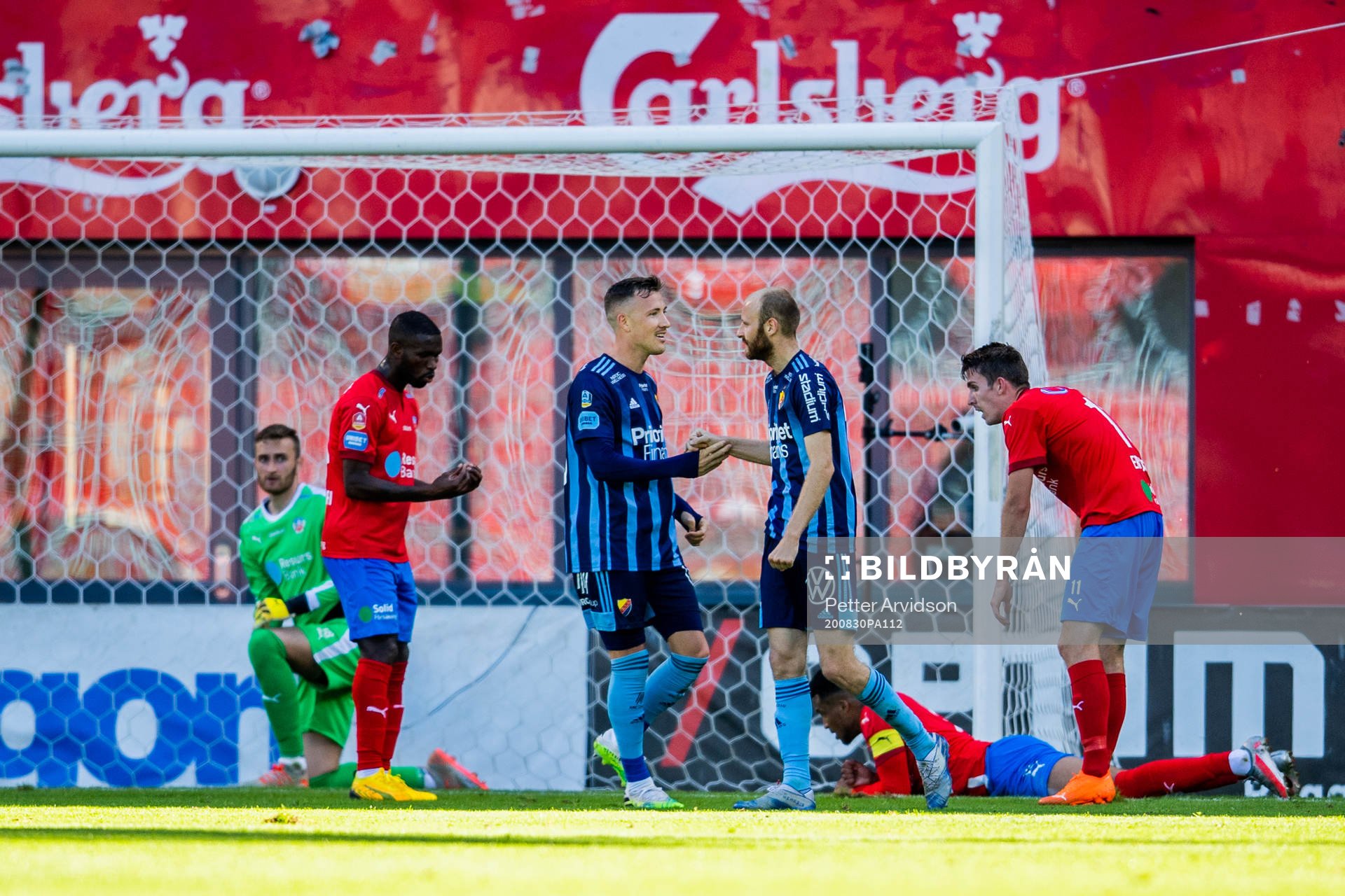 Djurgårdens Curtis Edwards (h) jublar med Fredrik Ulvestad