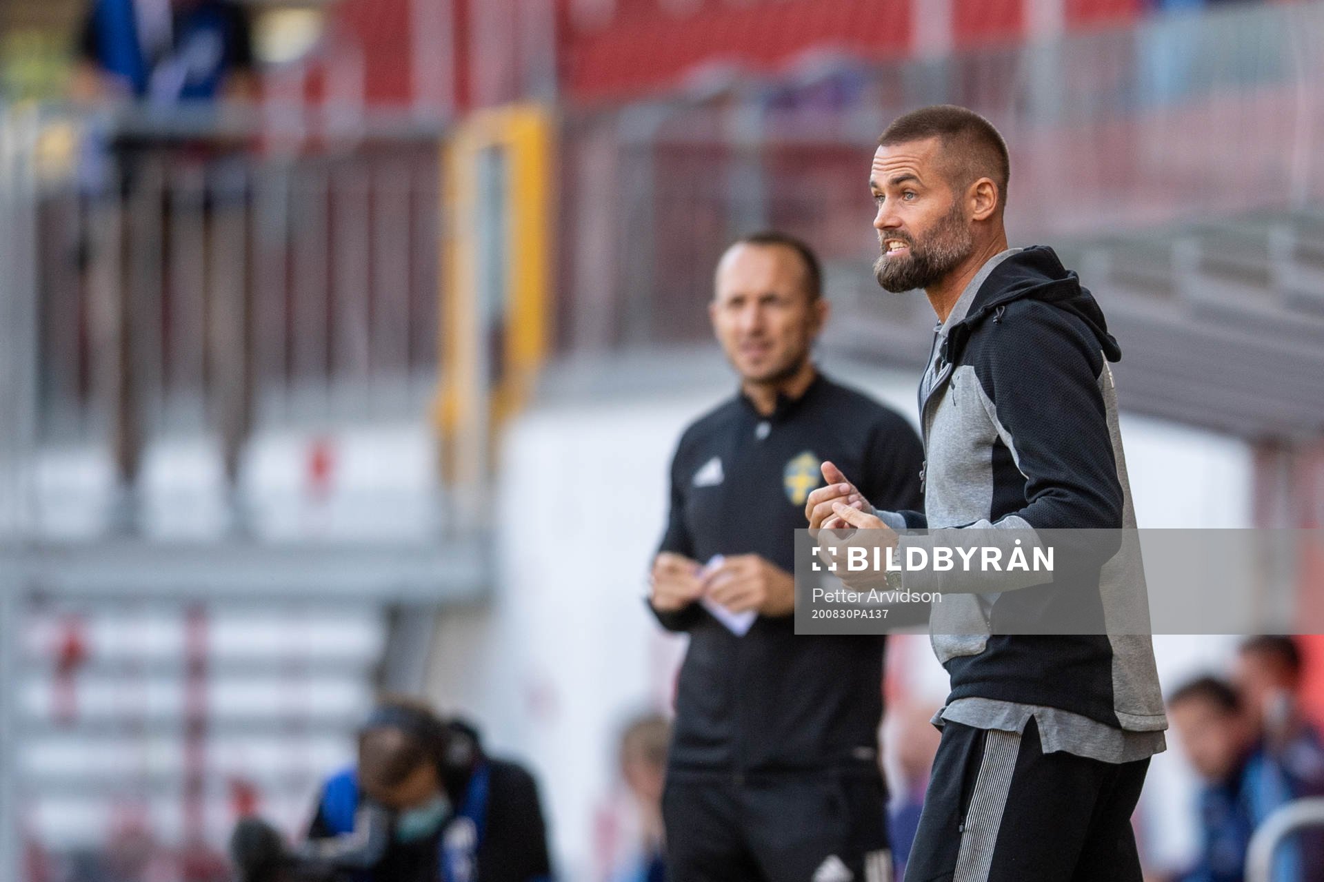 Helsingborgs tränare Olof Mellberg jublar