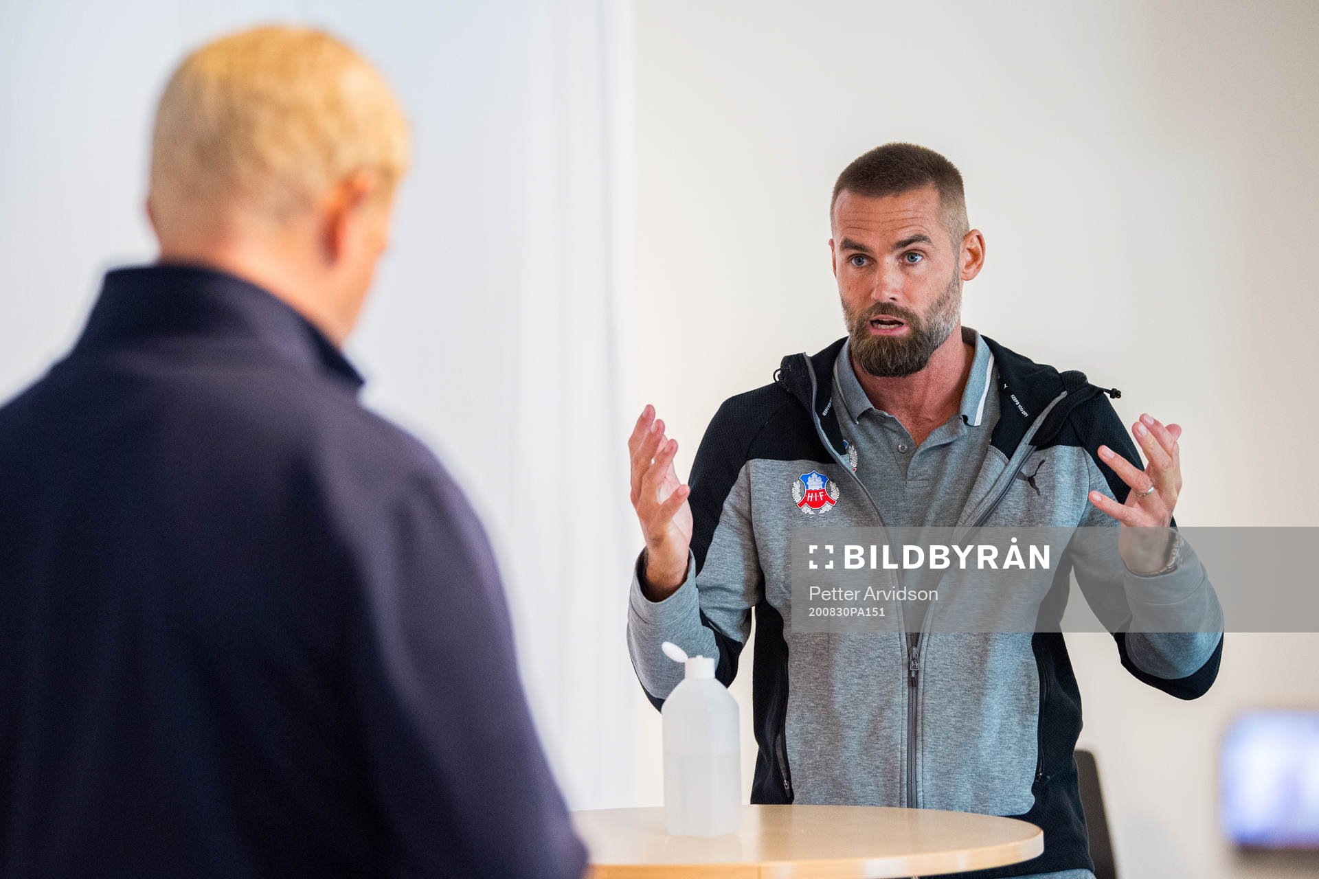 Helsingborgs tränare Olof Mellberg på presskonferensen