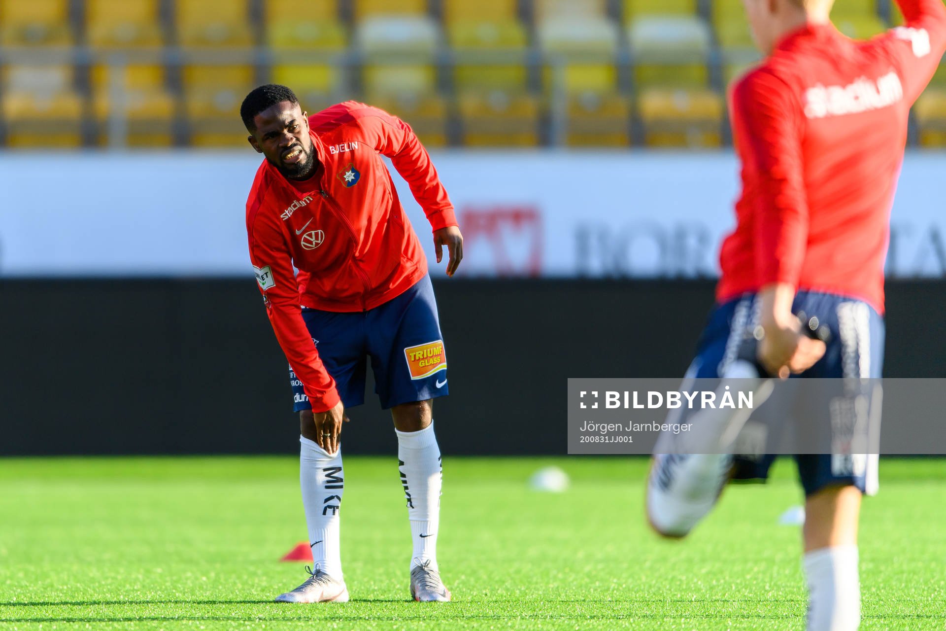 Örgrytes Abdoul Razak värmer upp