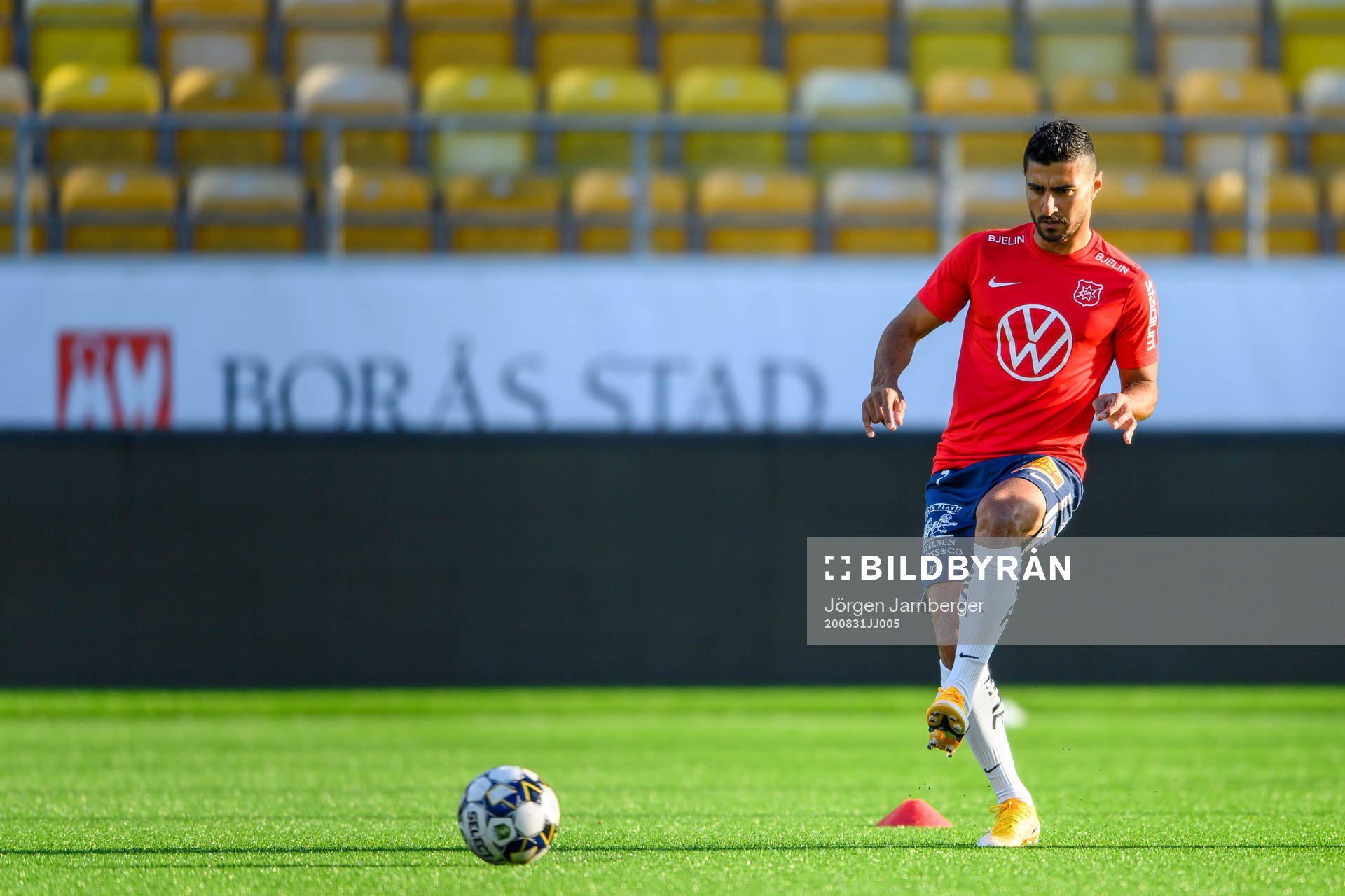 Örgrytes Ailton Jose Almeida värmer upp