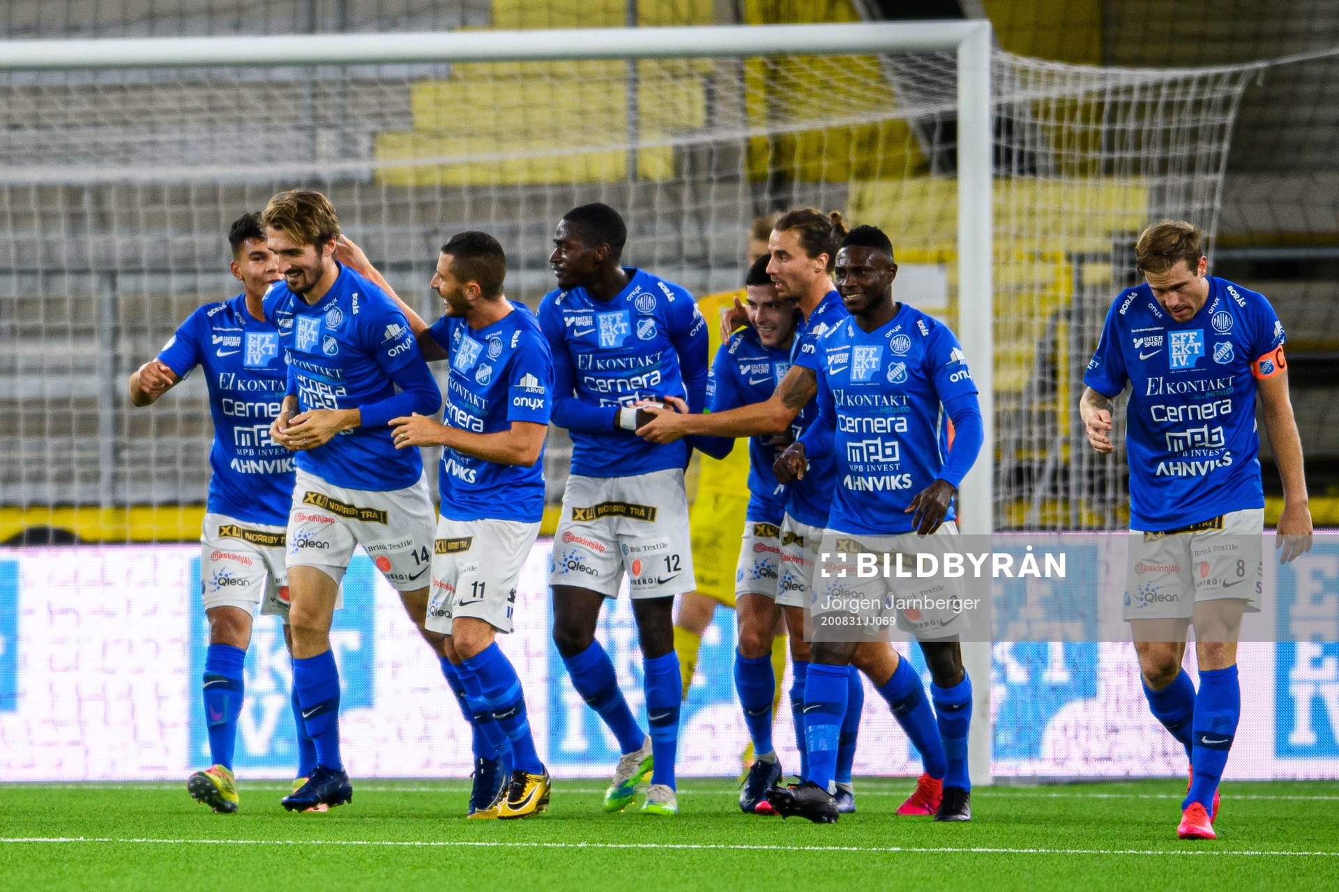 Norrbys Dardan Rexhepi jublar med lagkamrater efter 2-0 under fotbollsmatchen i Superettan mellan Norrby och Örgryte den 31 augusti 2020 i Borås.