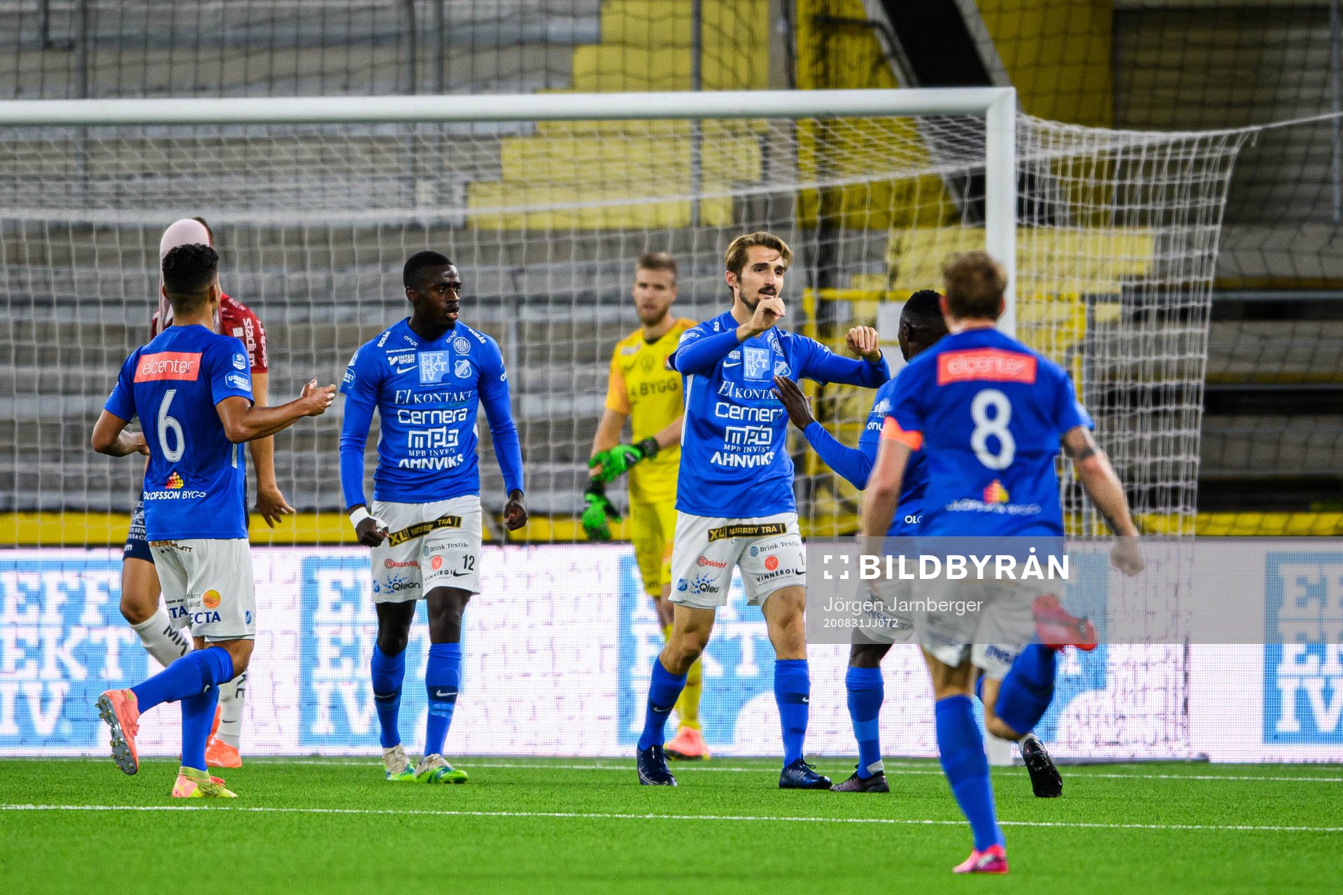 Norrbys Dardan Rexhepi jublar med lagkamrater