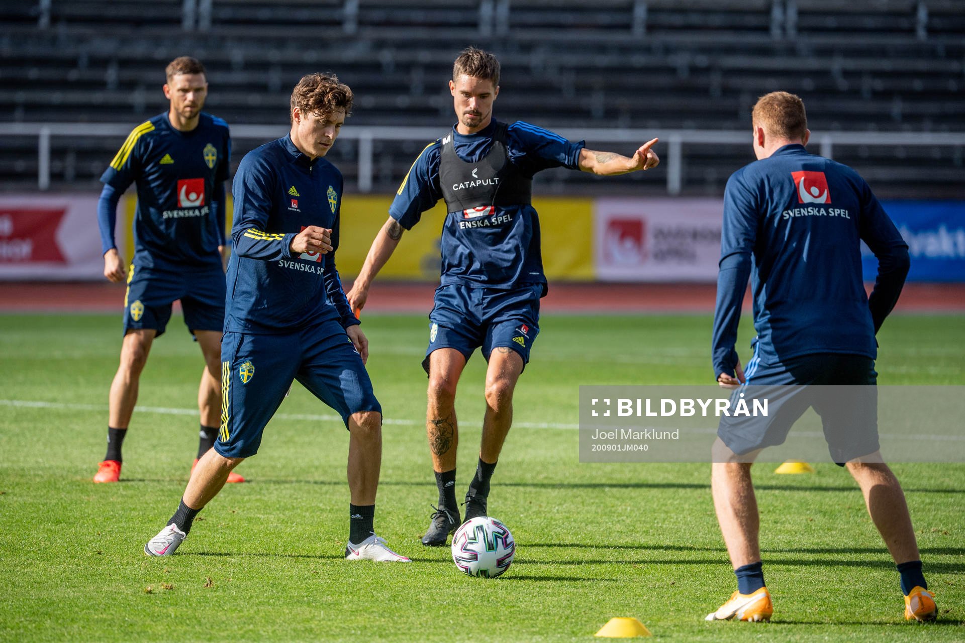 Victor Nilsson Lindelöf and Mikael Lustig of the Swedish