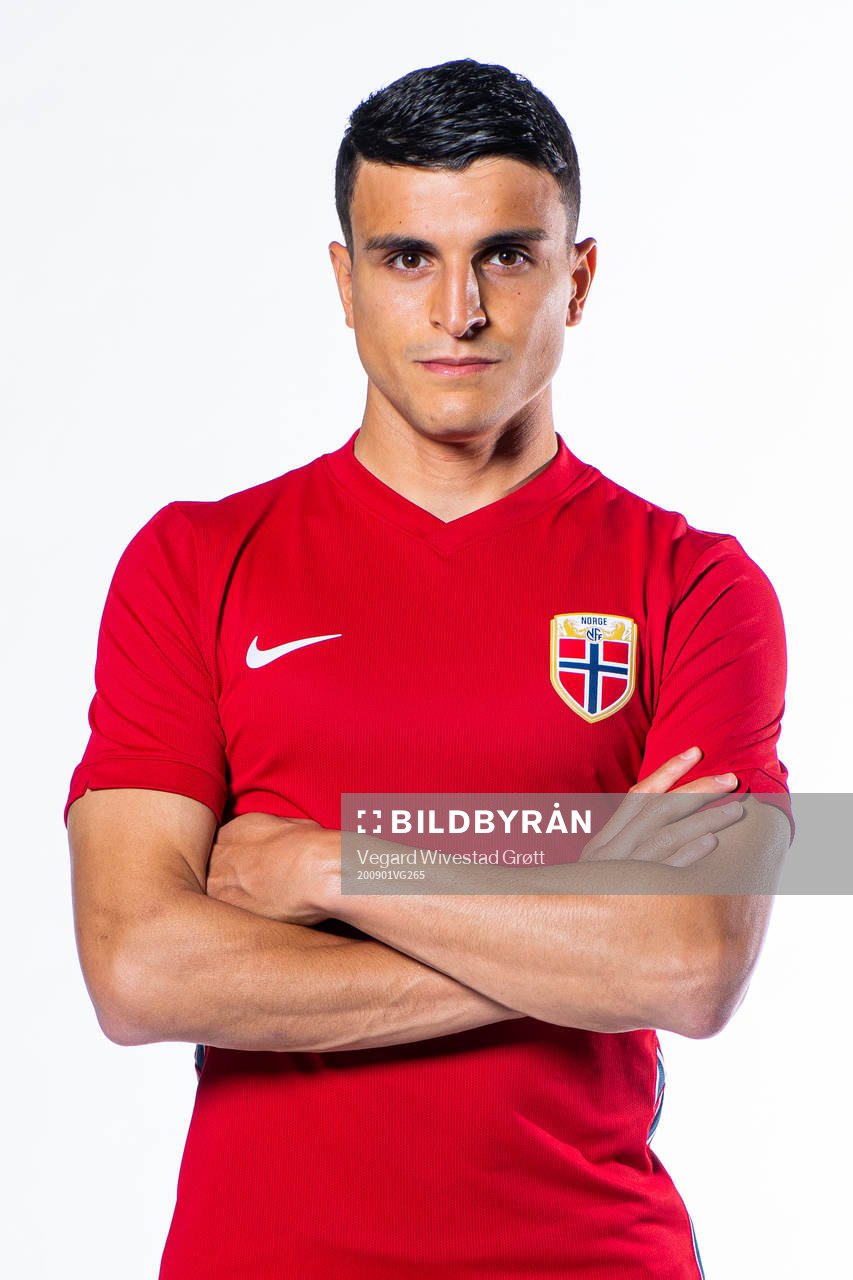 Mohamed «Moi» Elyounoussi of the Norwegian national