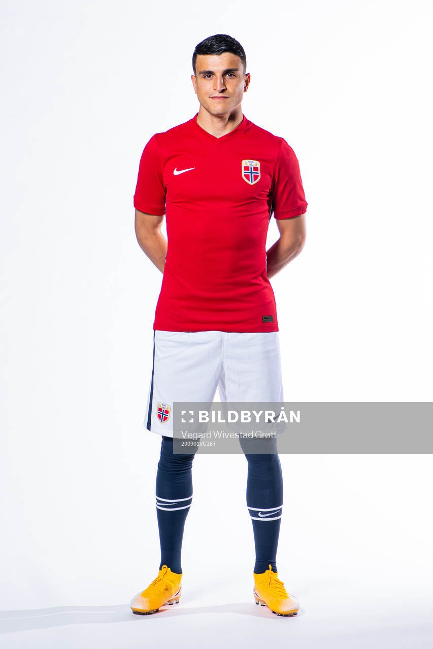 Mohamed «Moi» Elyounoussi of the Norwegian national