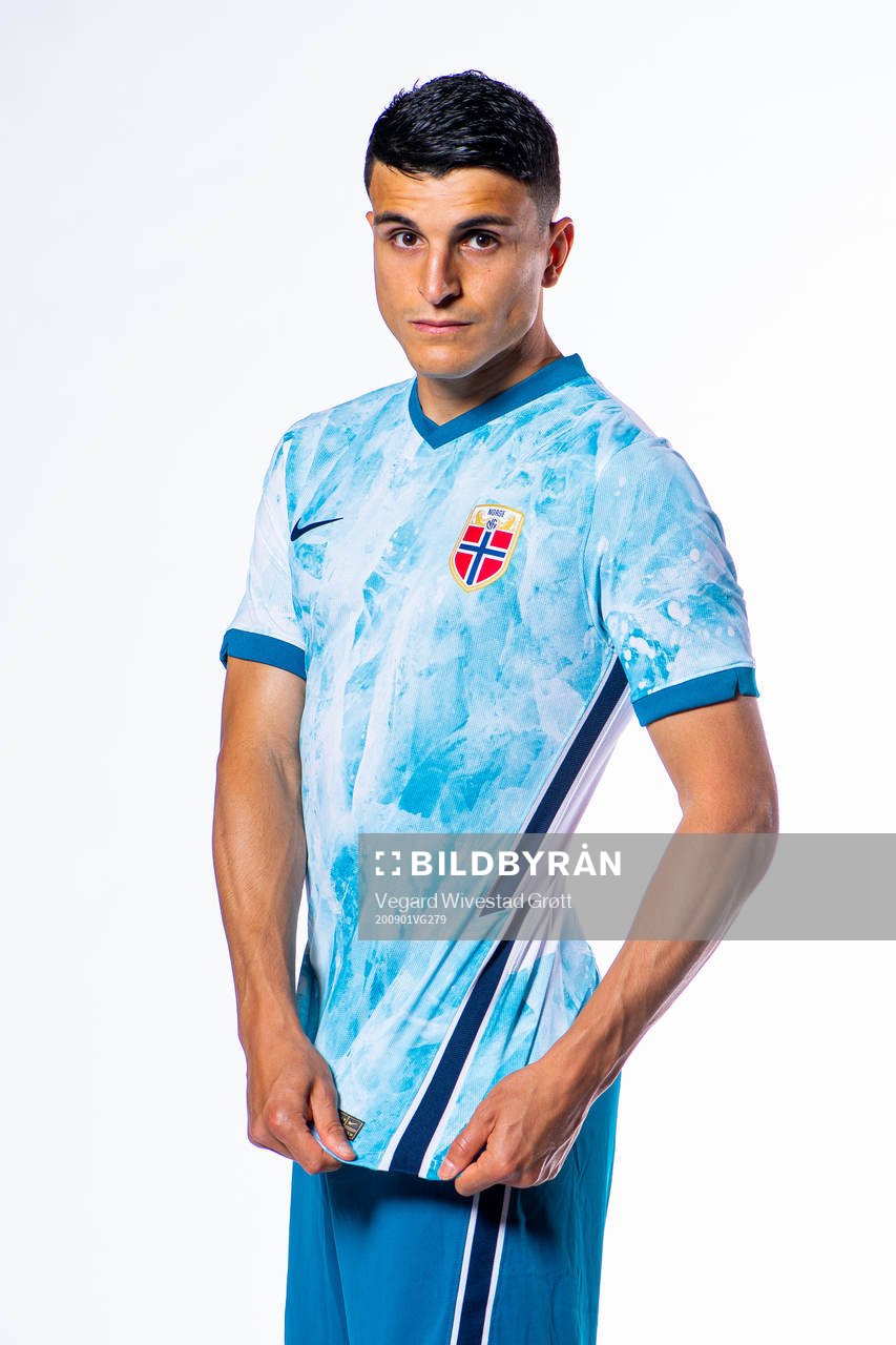 Mohamed «Moi» Elyounoussi of the Norwegian national