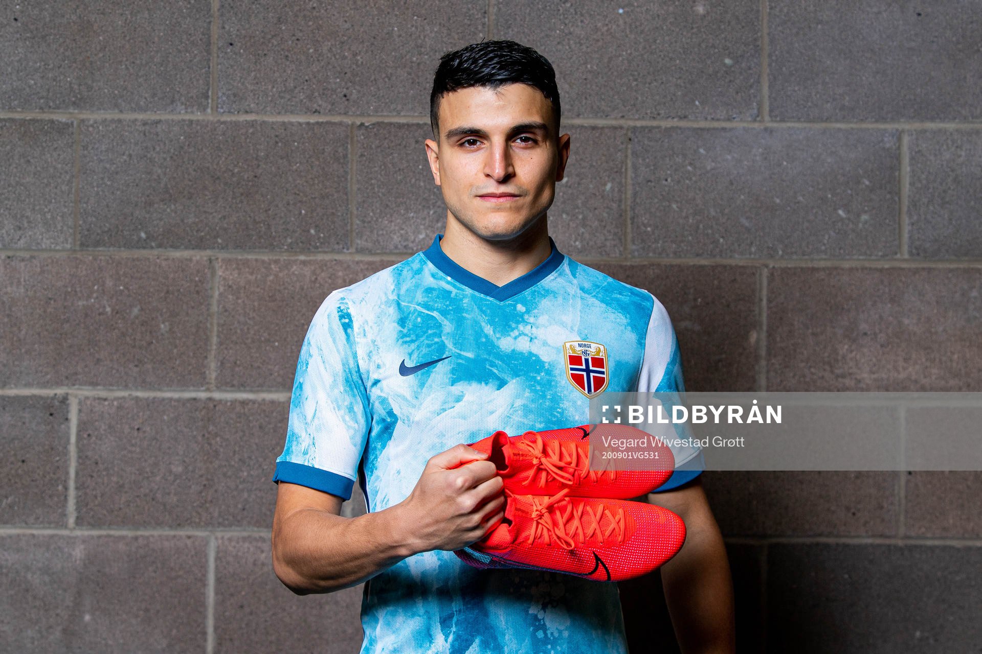 Mohamed Moi Elyounoussi of the Norwegian national
