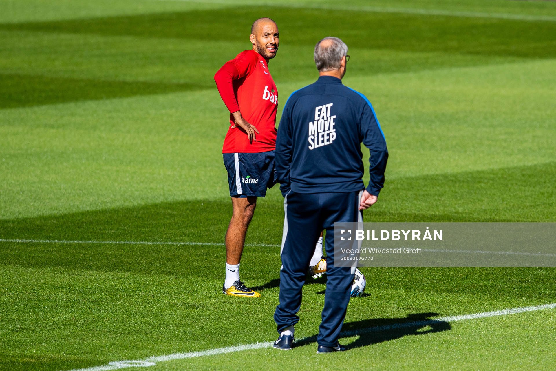 Haitam Aleesami and Lars Lagerbäck, head coach of Norway