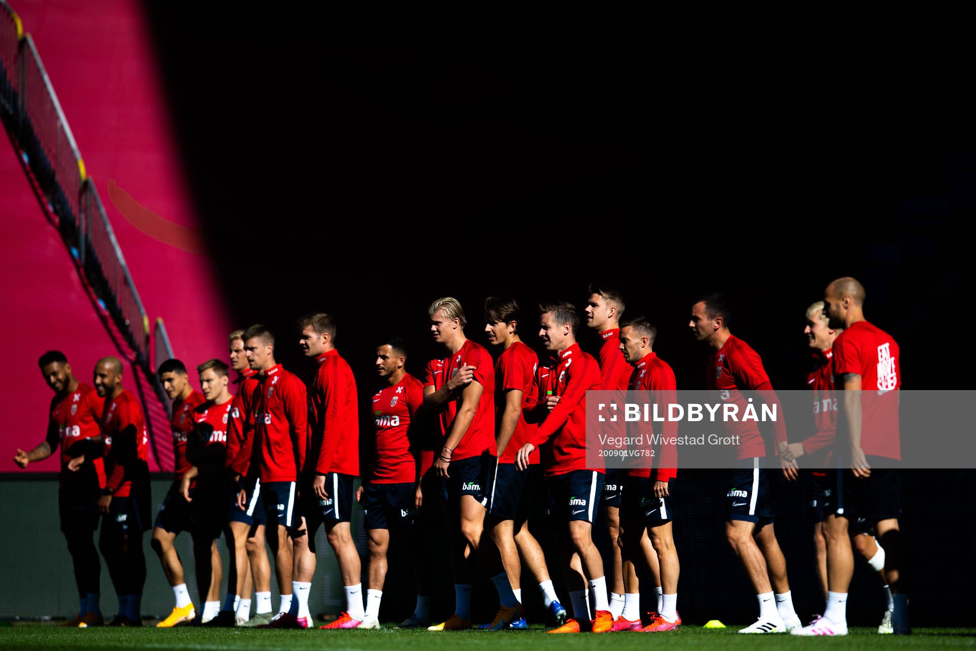Erling Braut Haaland, Sander Berge and the players of the