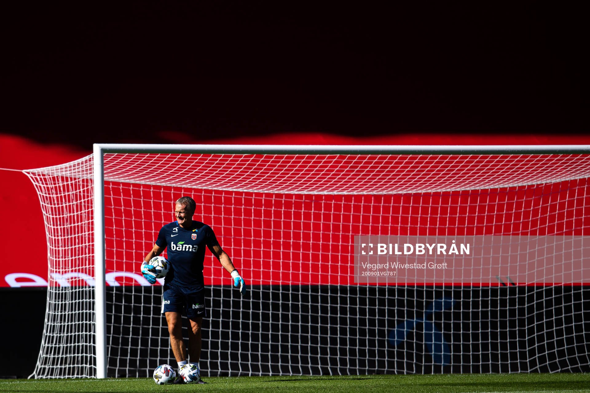 Frode Grodås, goalkeeper coach of Norway
