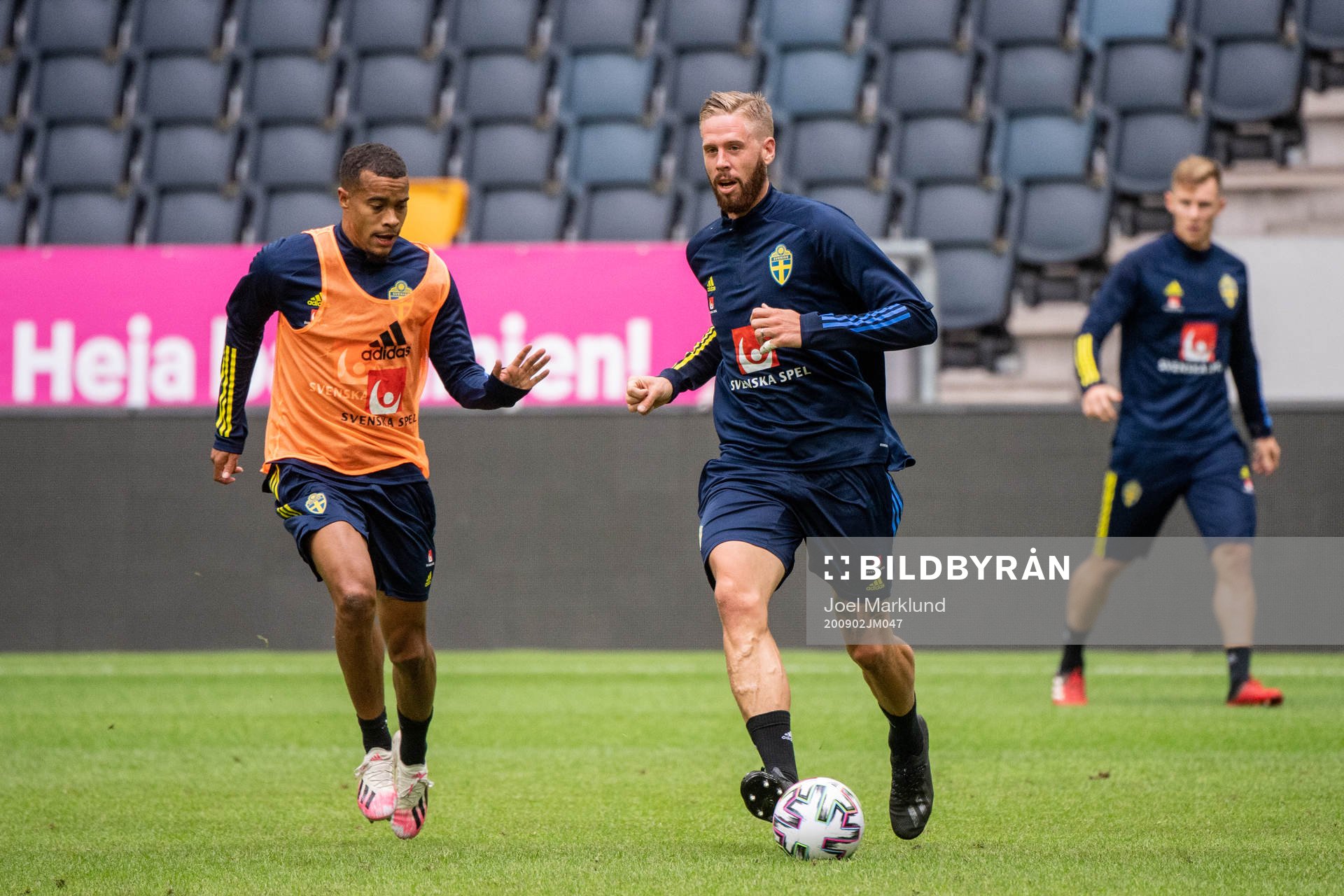 Robin Quaison and Pontus Jansson of the Swedish national