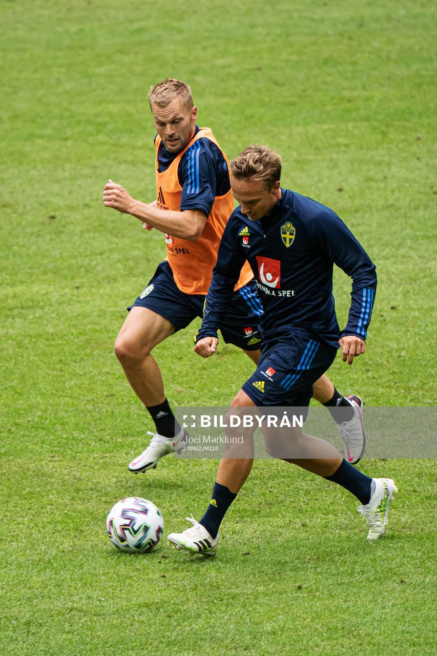 Sebastian Larsson and Pierre Bengtsson of the Swedish