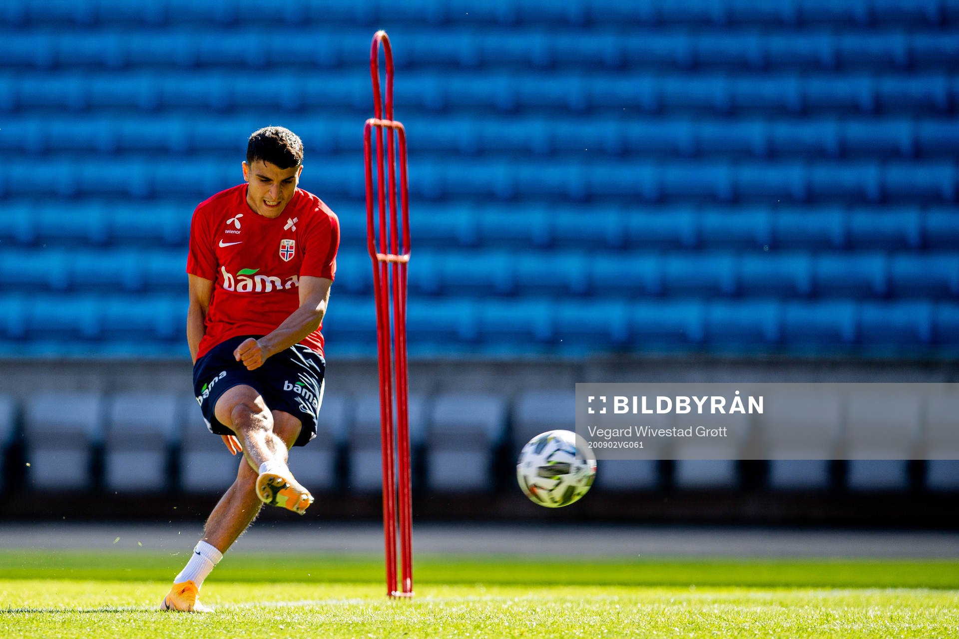 Mohamed «Moi» Elyounoussi of the Norwegian national