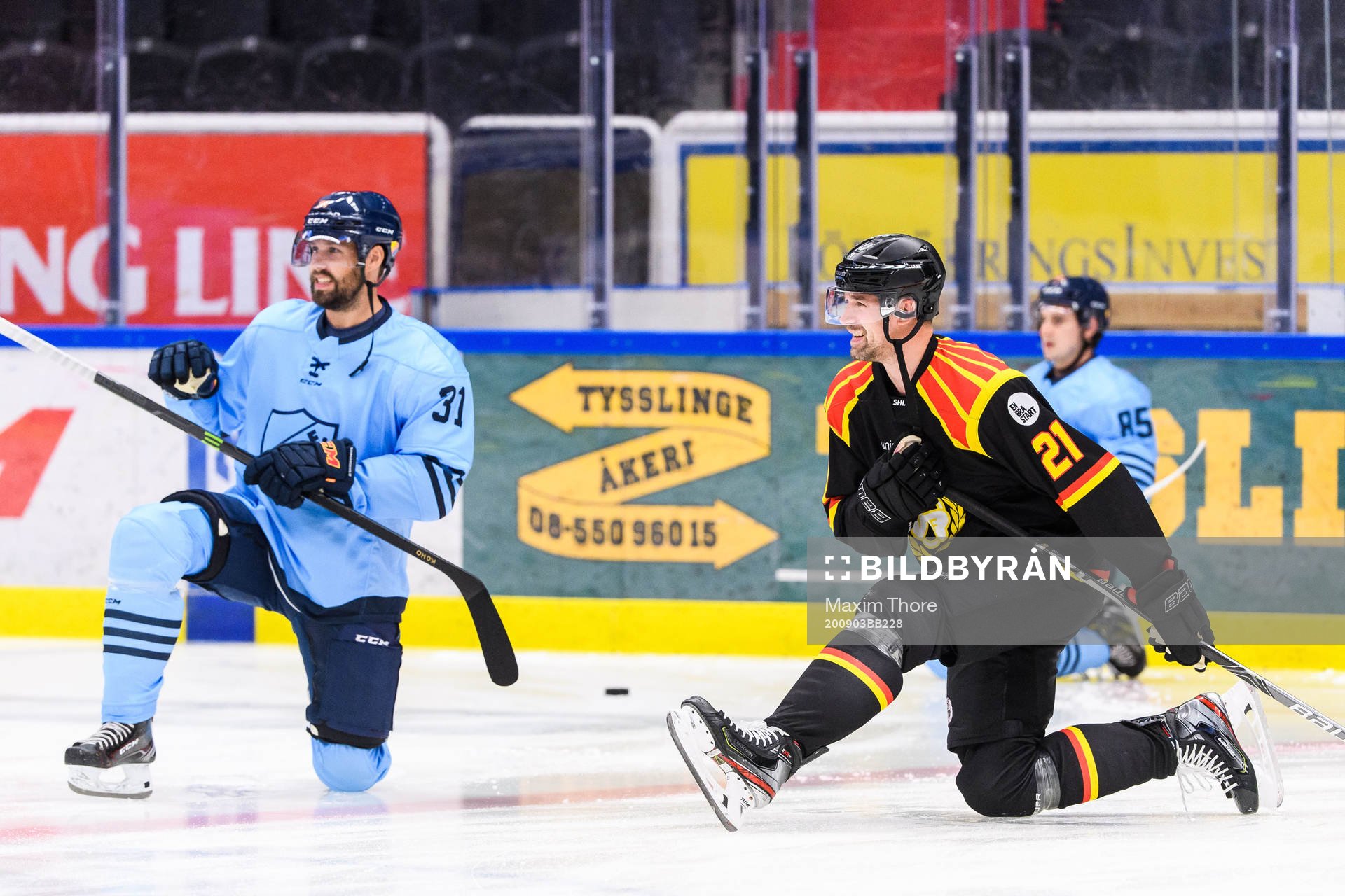 Djurgårdens Dick Axelsson och Brynäs Patrik Berglund