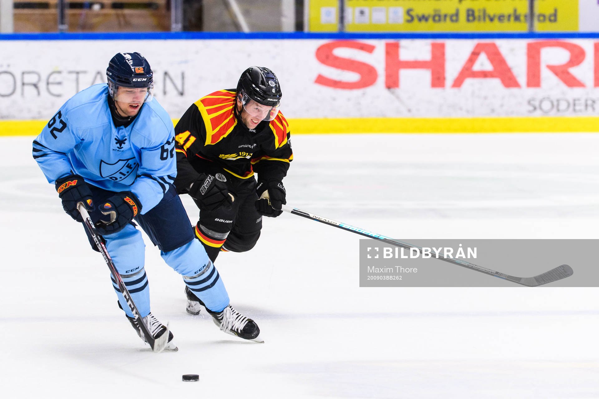 Djurgårdens Manuel Ågren och Brynäs Greg Scott