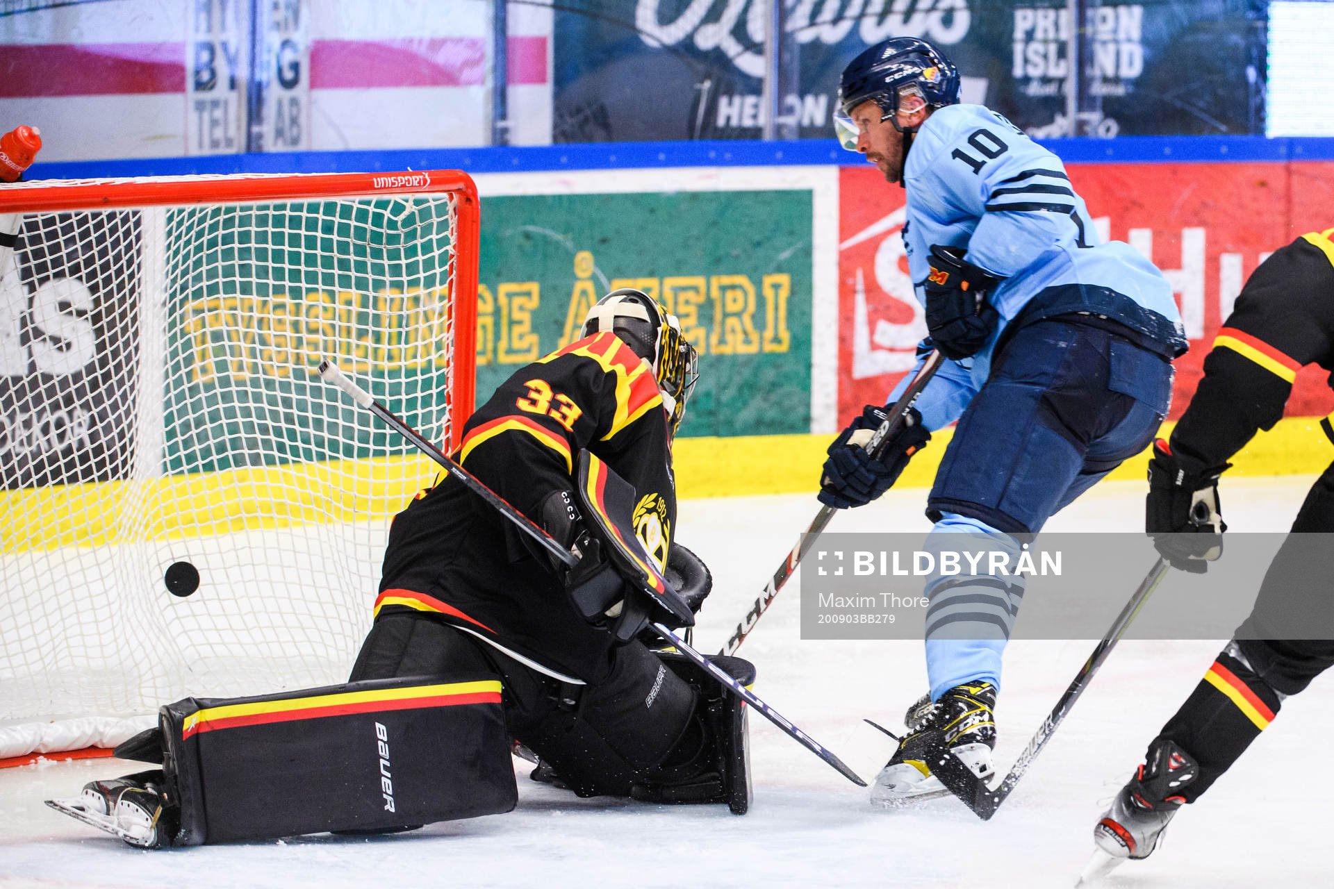 Djurgårdens Niclas Bergfors gör 1-0 bakom Brynäs