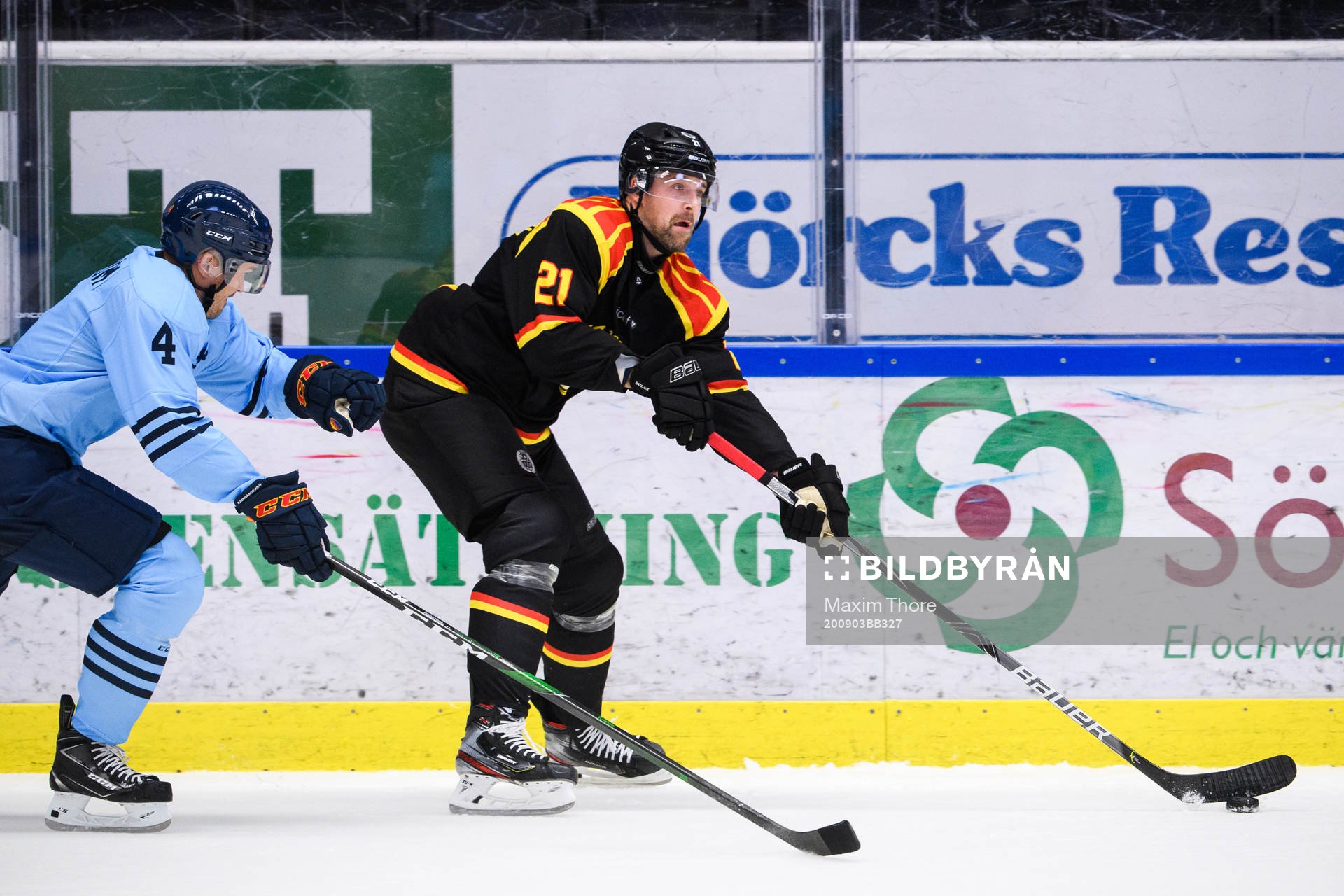 Djurgårdens Marcus Högström och Brynäs Patrik Berglund