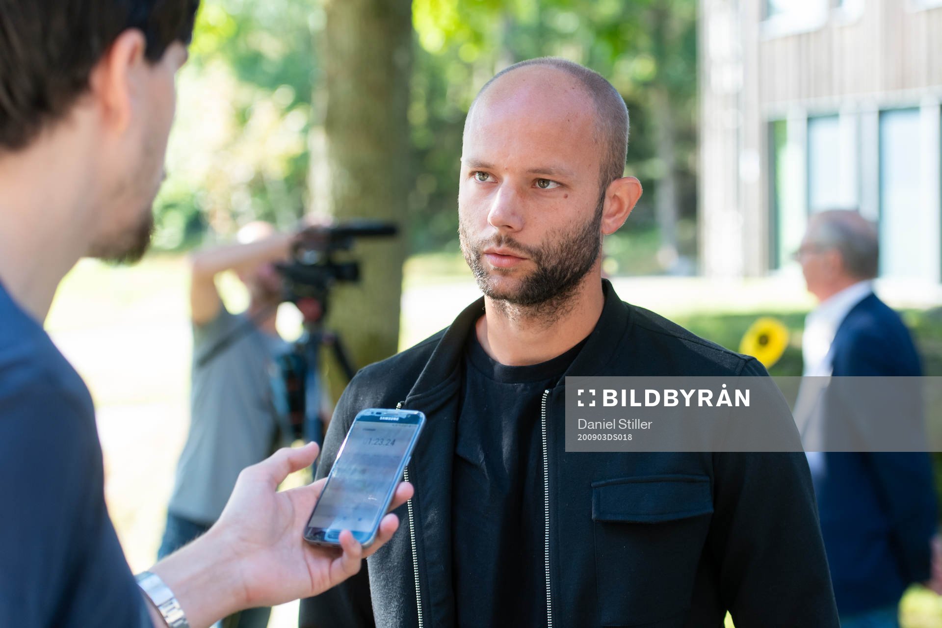 IFK Göteborgs Robin Söder blir intervjuad