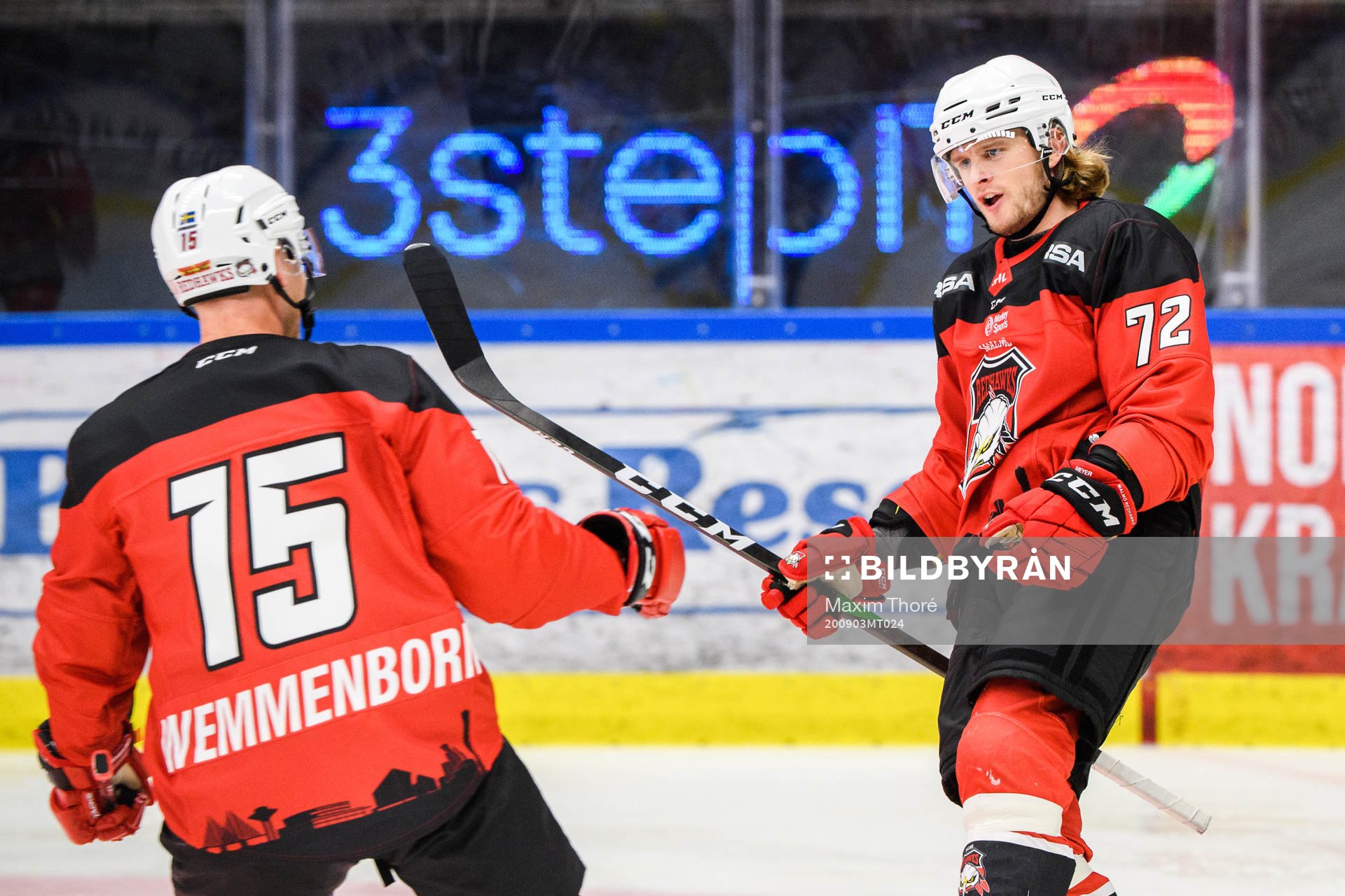 Malmö Redhawks Nicolai Meyer jublar