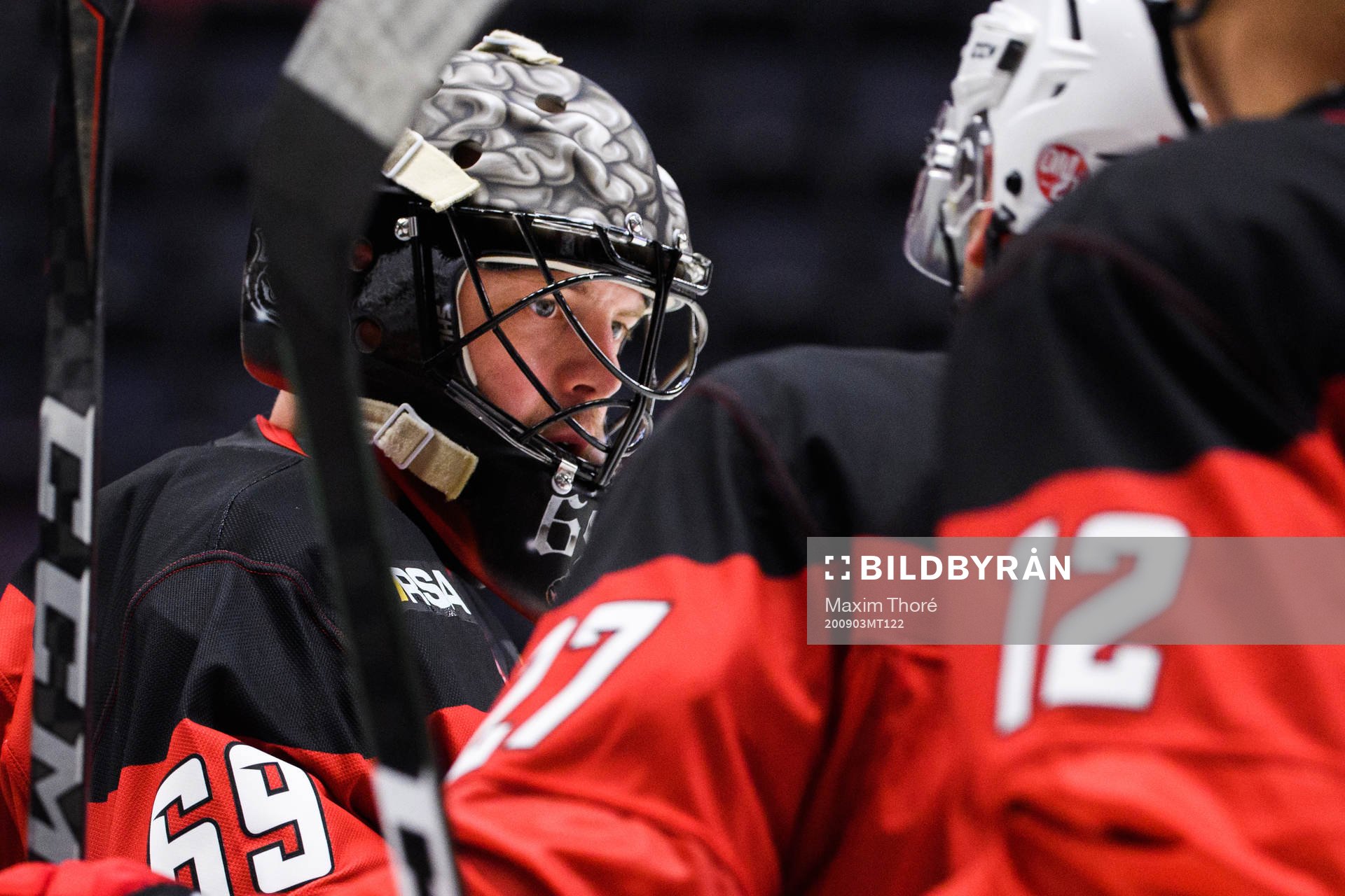 Malmö Redhawks målvakt Oscar Alsenfelt jublar