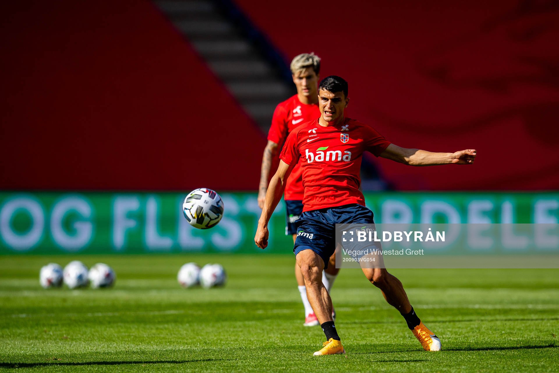 Mohamed «Moi» Elyounoussi of the Norwegian national