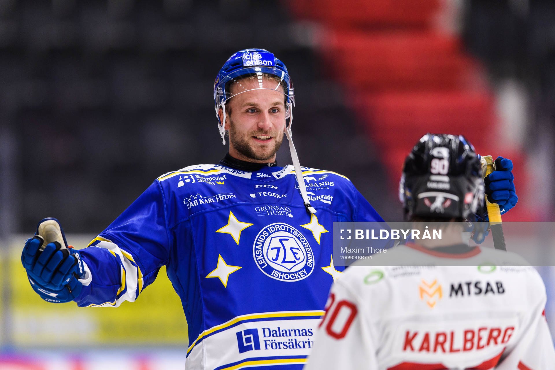 Leksands Daniel Gunnarsson pratar med Vita Hästens Marcus