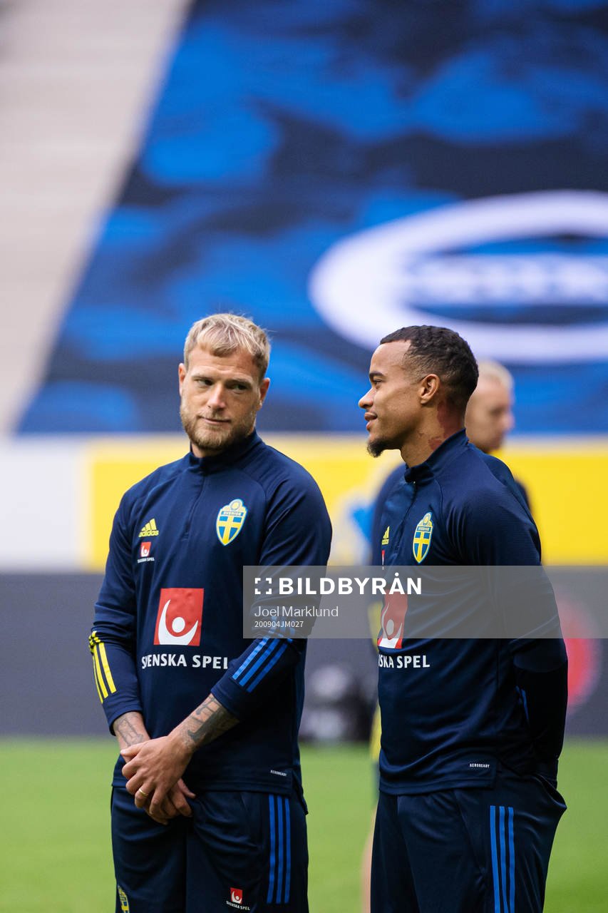 John Guidetti and Robin Quaison of the Swedish national
