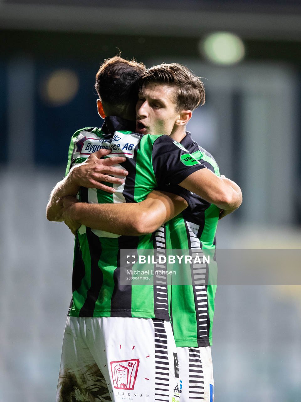 GAIS Mervan Celik jublar ihop med Adnan Maric