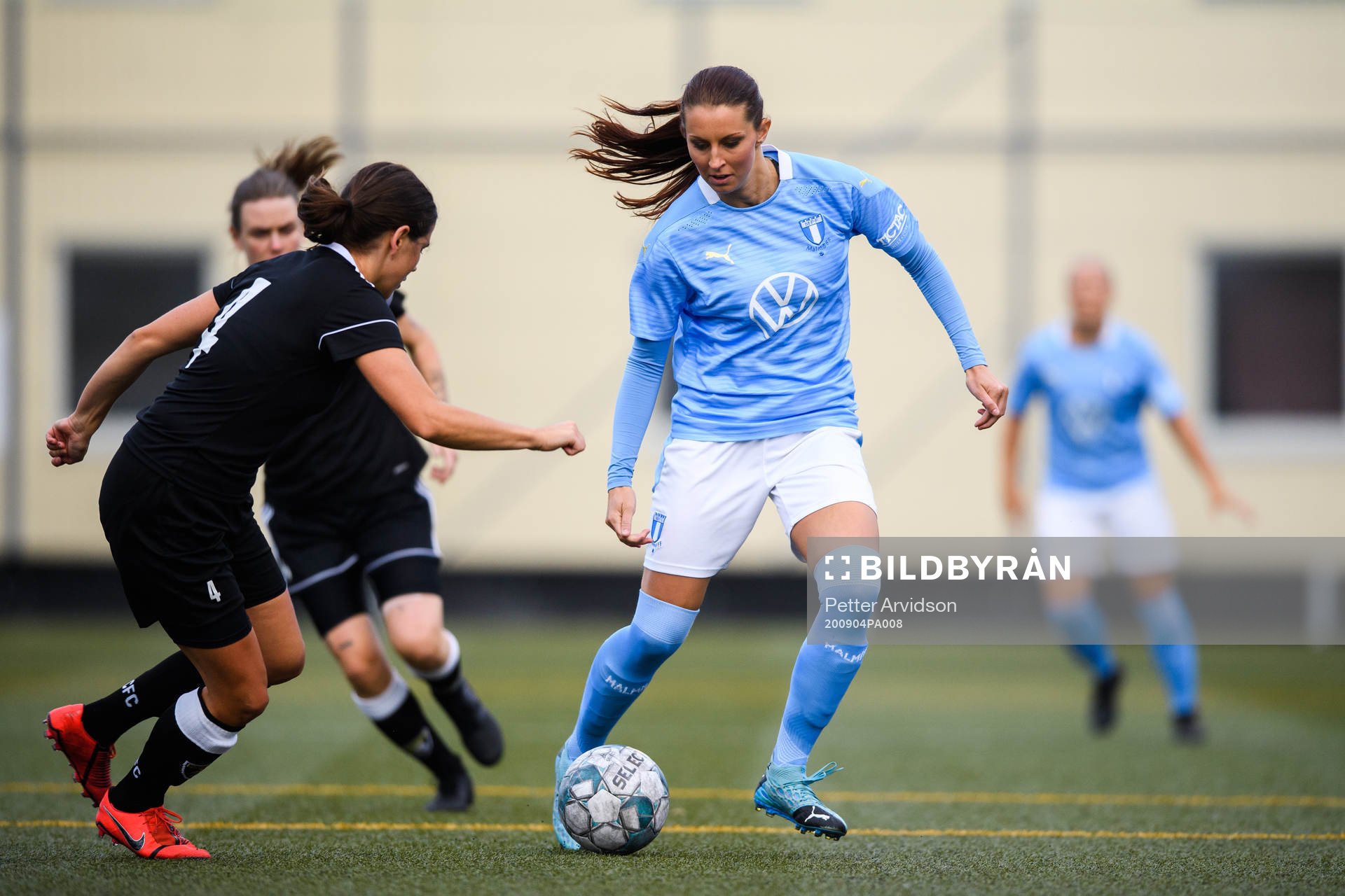 Malmö City FCs Beata Sjöstedt och Malmö FFs Malin