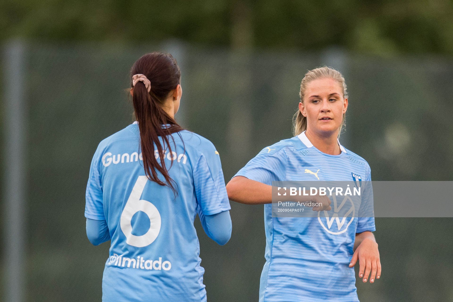 Malmö FFs Malin Gunnarsson jublar med Emelie Erlandsson