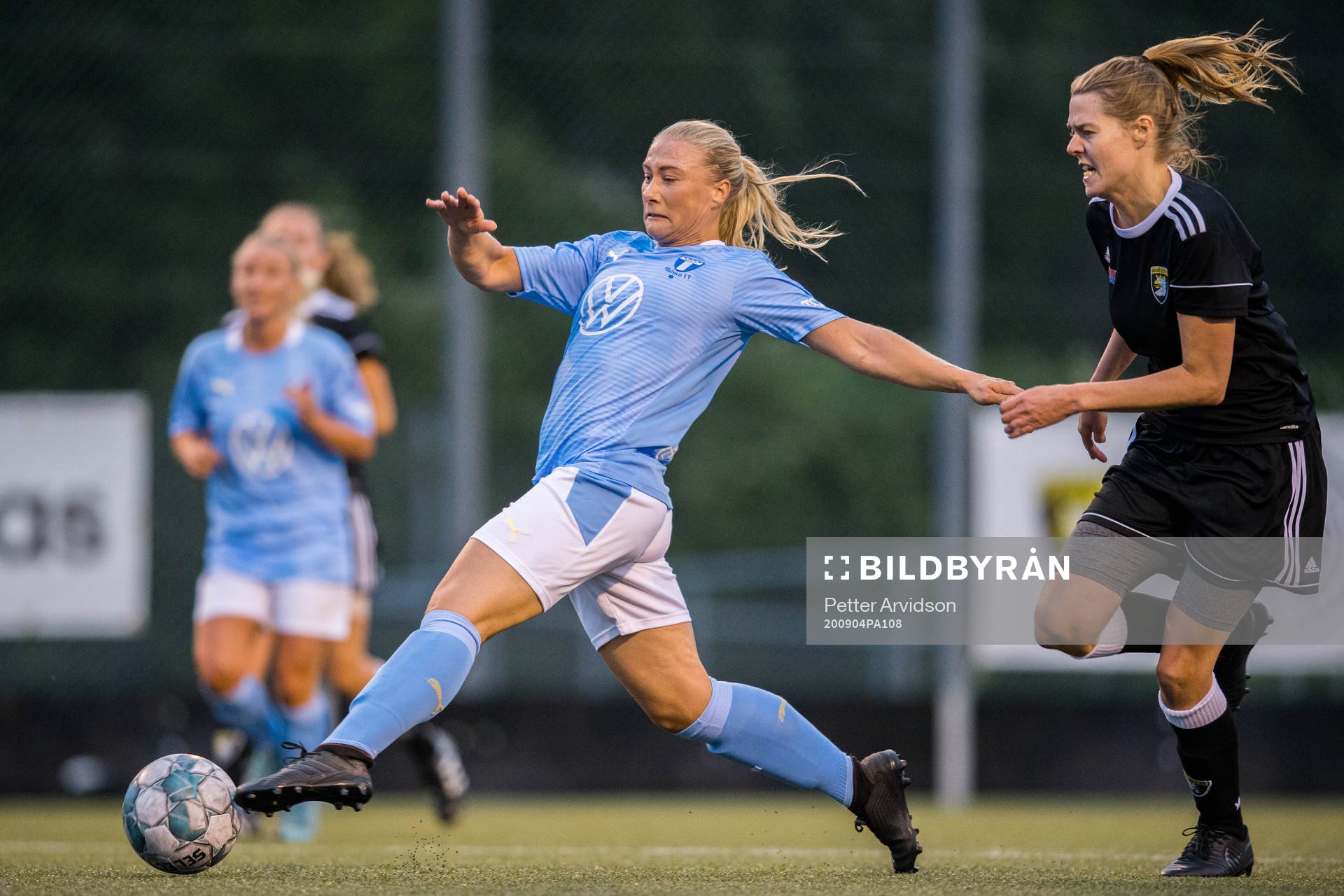 Malmö FFs Madeleine Hejde och Malmö City FCs Sanne