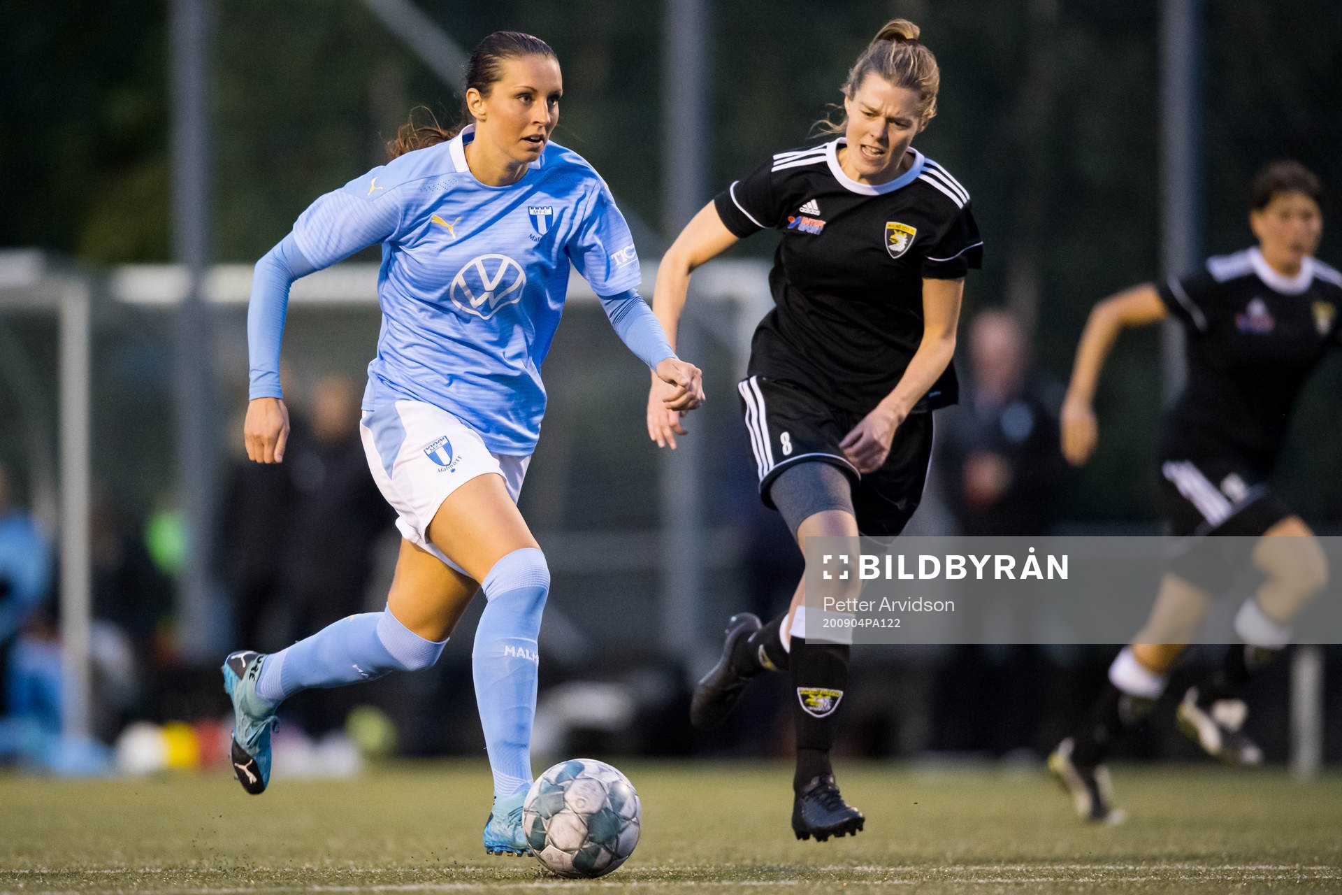 Malmö FFs Malin Gunnarsson och Malmö City FCs Sanne