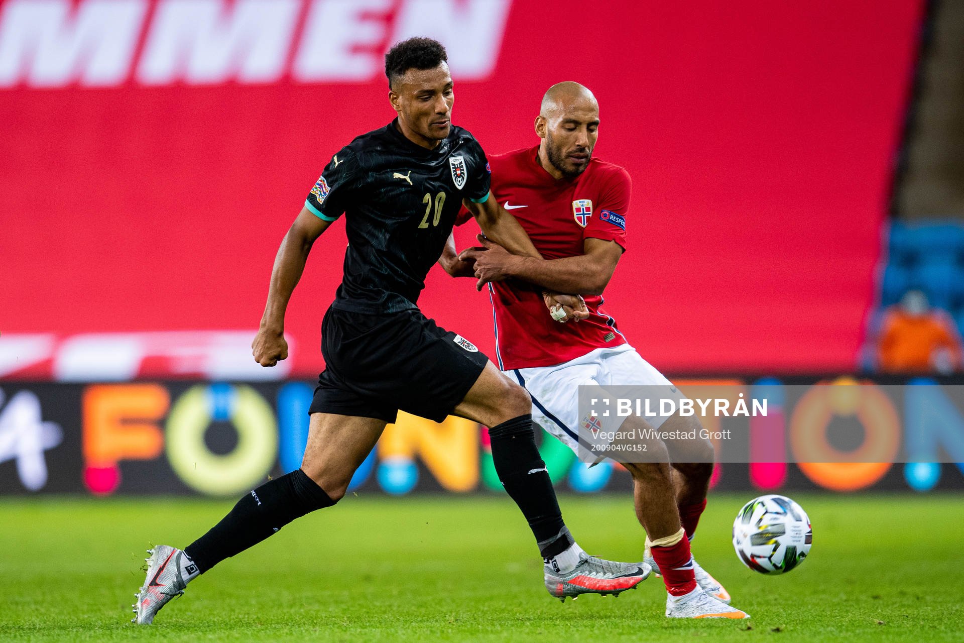 Karim Onisiwo of Austria and Haitam Aleesami of Norway