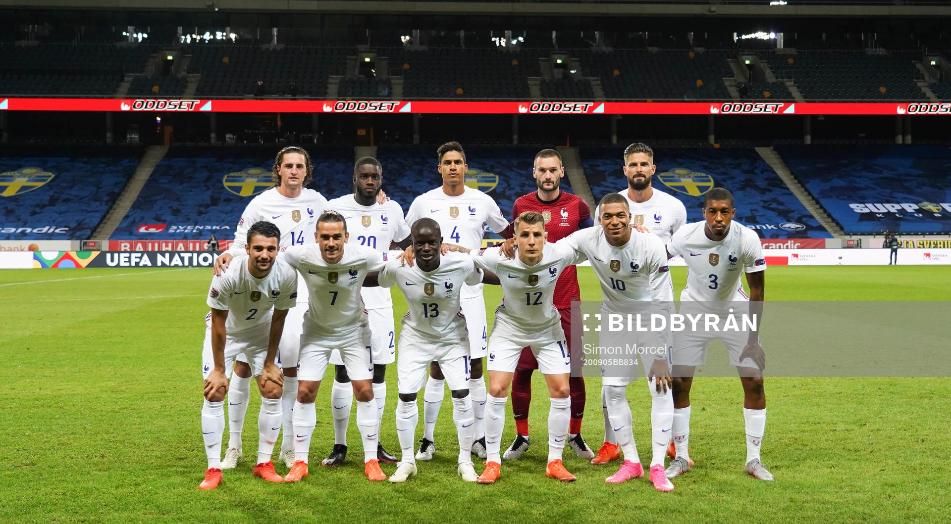 France’s starting eleven pose for a team photo