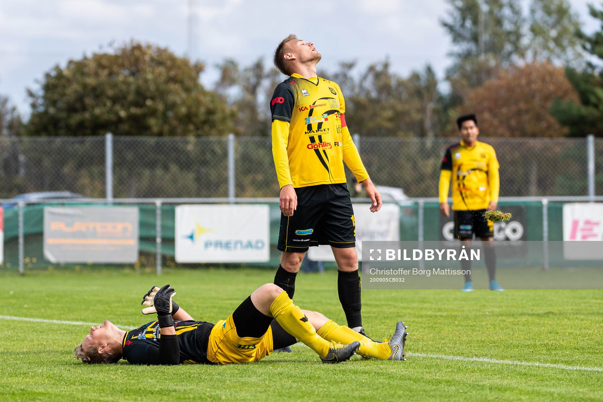 Gnosjös målvakt Andreas Bernhardt och Filip Magnusson