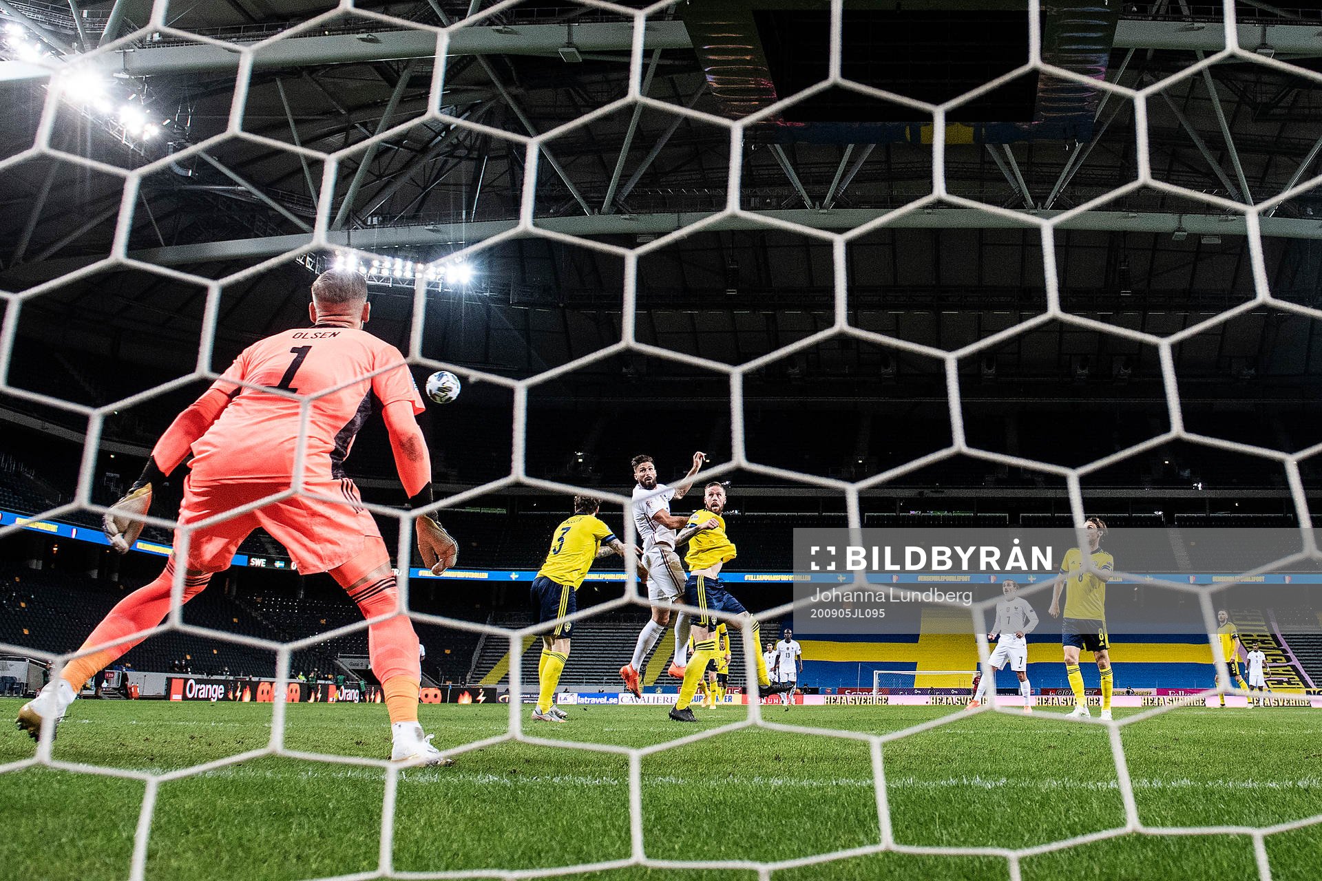 Olivier Giroud of France and Pontus Jansson of Sweden