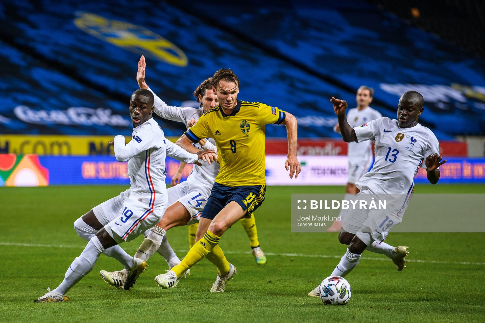 Albin Ekdal of Sweden against Ferland Mendy and N'Golo