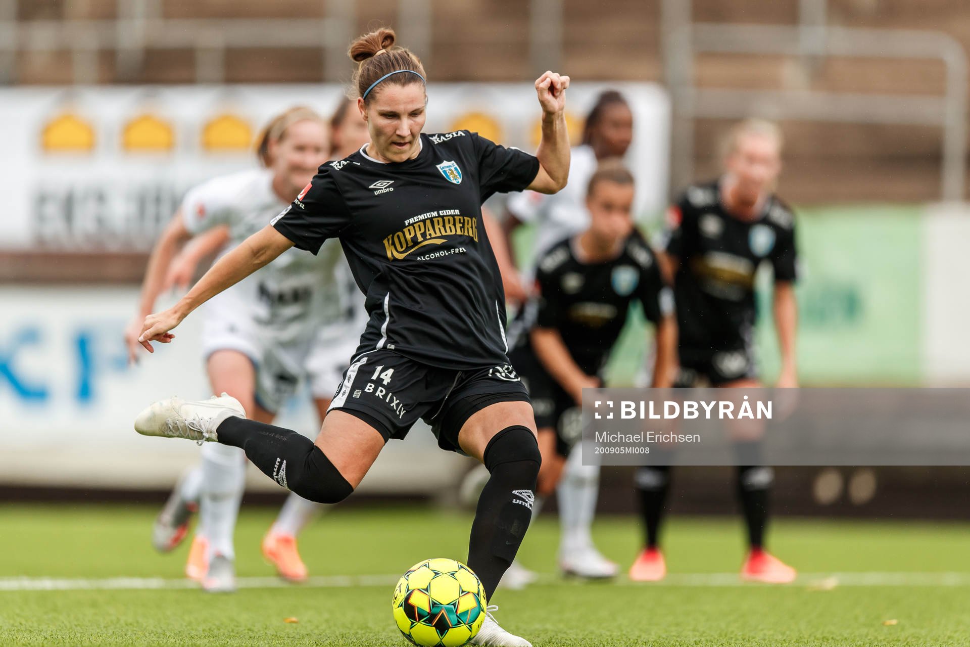 Göteborgs Natalia Kuikka med en straff