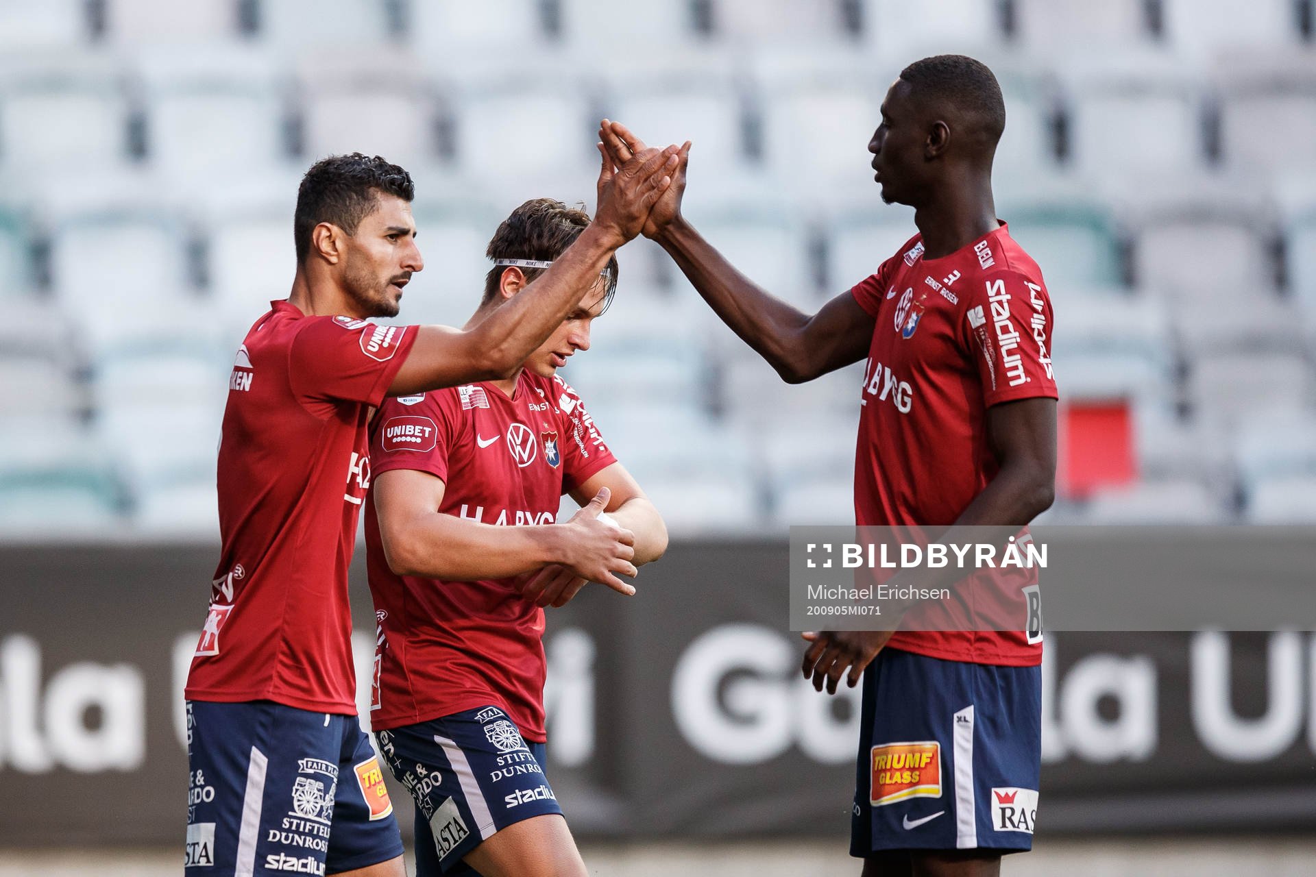 Örgrytes Ailton Jose Almeida jublar med Kevin Ackermann och Marokhy Ndione efter 1-0 under fotbollsmatchen i Superettan  mellan Örgryte och Norrby den 5 september 2020 i Göteborg.