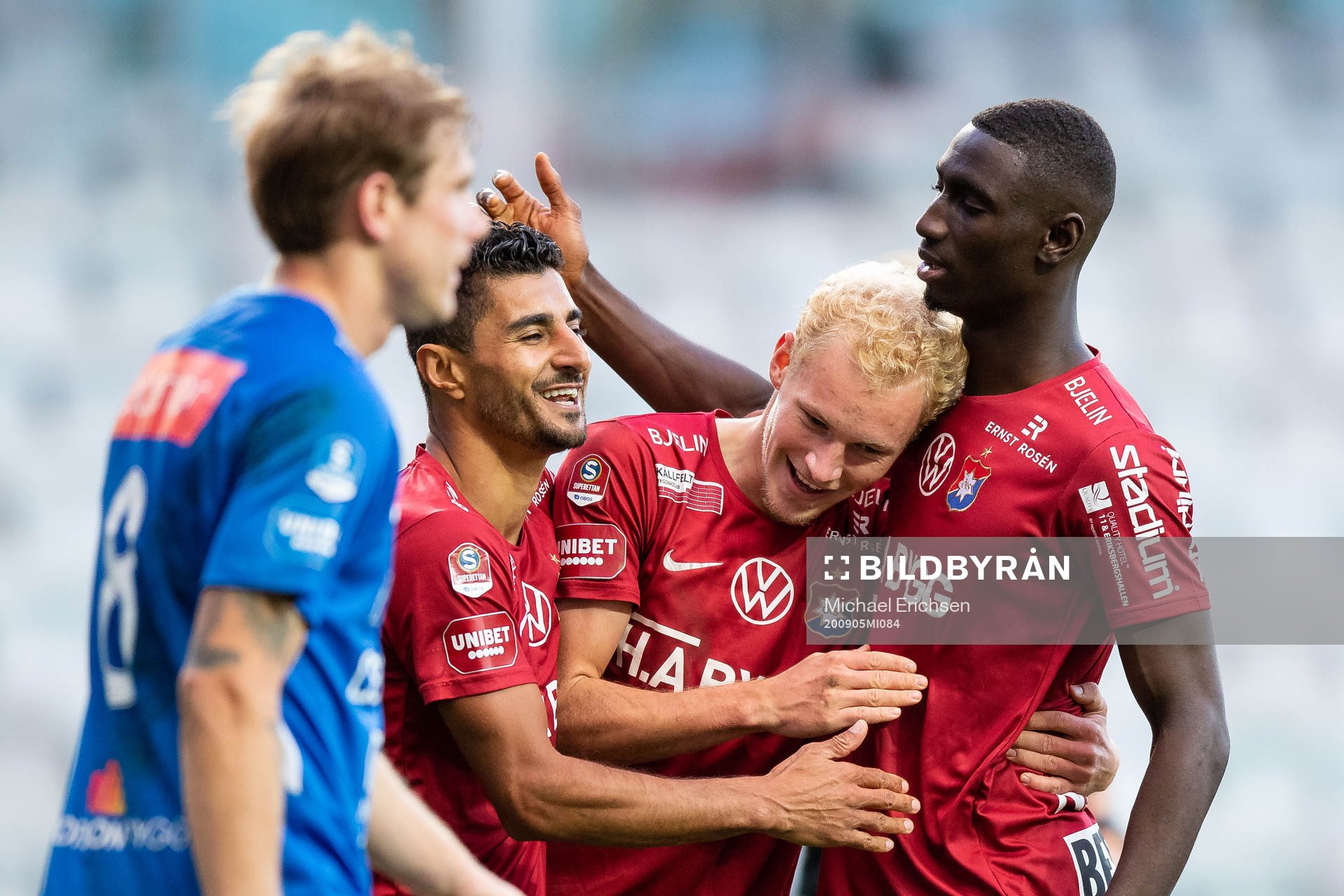 Örgrytes Adam Bergmark Wiberg jublar ihop med Ailton Jose Almeida och Marokhy Ndione efter 2-0 under fotbollsmatchen i Superettan mellan Örgryte och Norrby den 5 september 2020 i Göteborg.