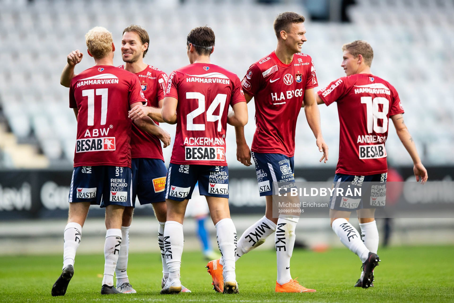Örgrytes Adam Bergmark Wiberg jublar ihop med lagkamrater efter 2-0 under fotbollsmatchen i Superettan mellan Örgryte och Norrby den 5 september 2020 i Göteborg.