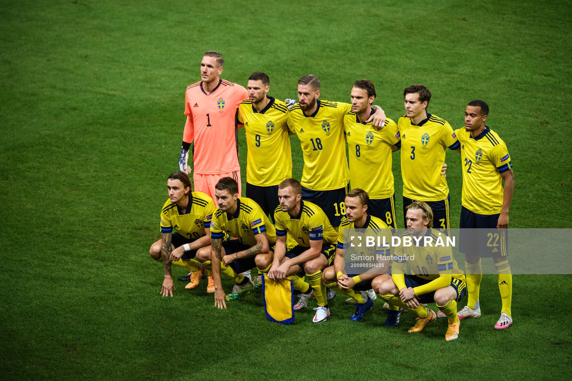 Sweden’s starting eleven pose for a team photo