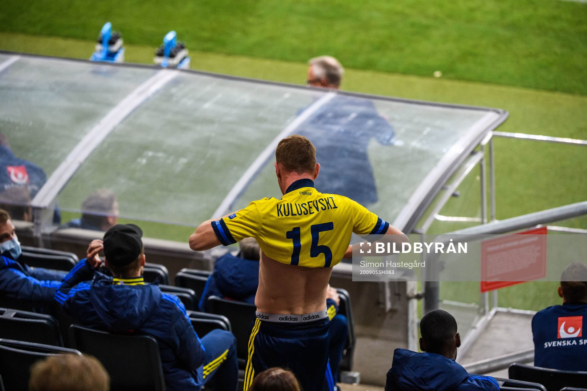 Dejan Kulusevski of Sweden prepares