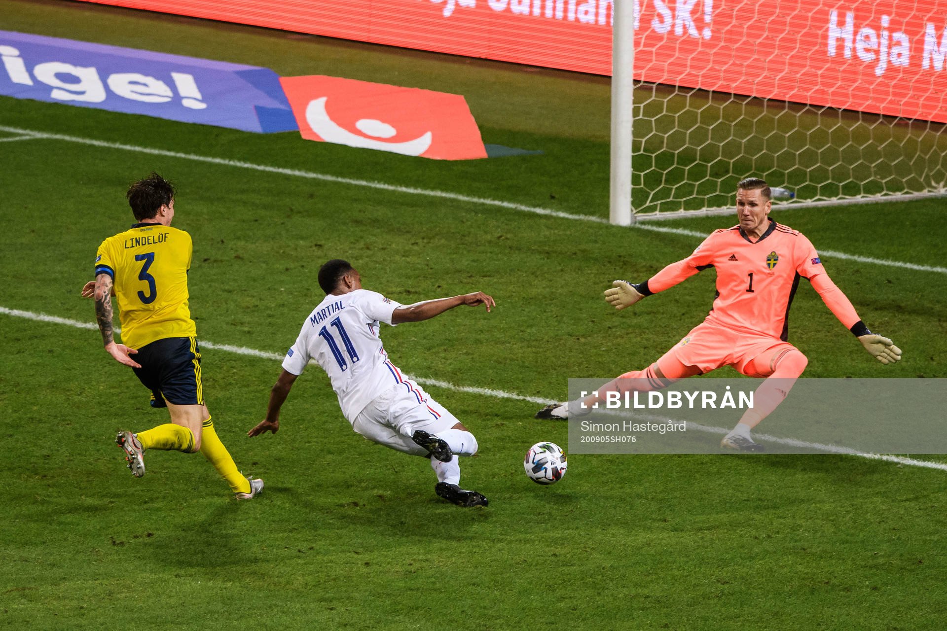 Anthony Martial of France against Victor Nilsson Lindelöf