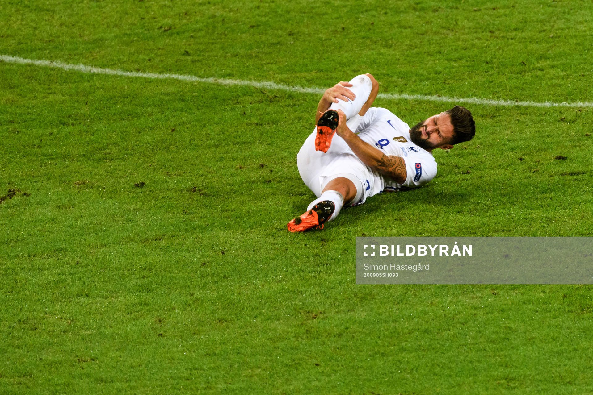 Olivier Giroud of France in pain