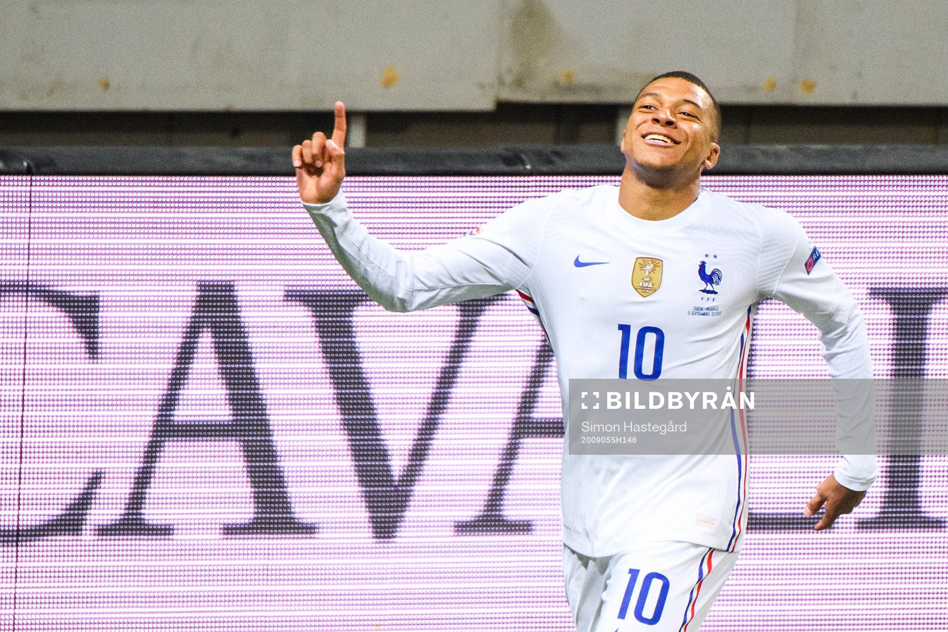Kylian Mbappé of France celebrates the 0-1 goal