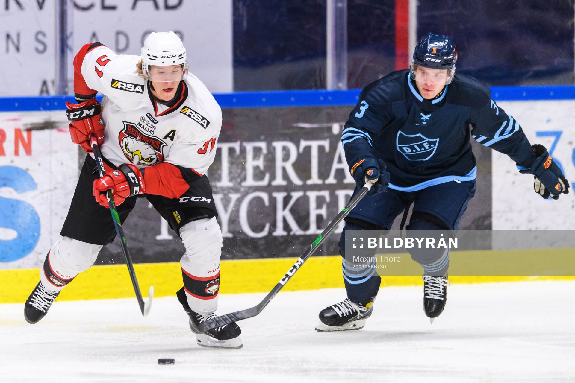 Malmö Redhawks Emil Sylvegård och Djurgårdens Tobias